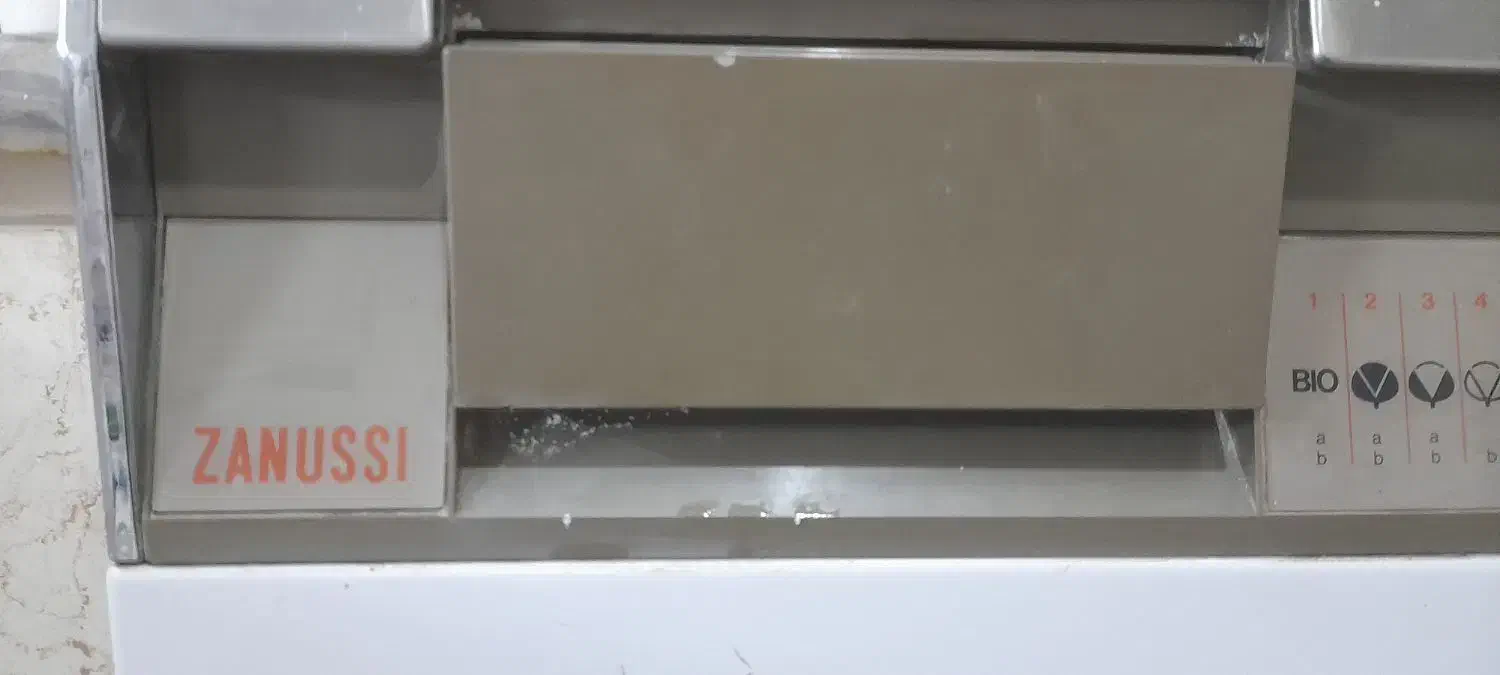 لباسشویی  زانوسی ۶کیلویی|ماشین لباسشویی و خشک‌کن لباس|کاشان, قطب راوندی|دیوار