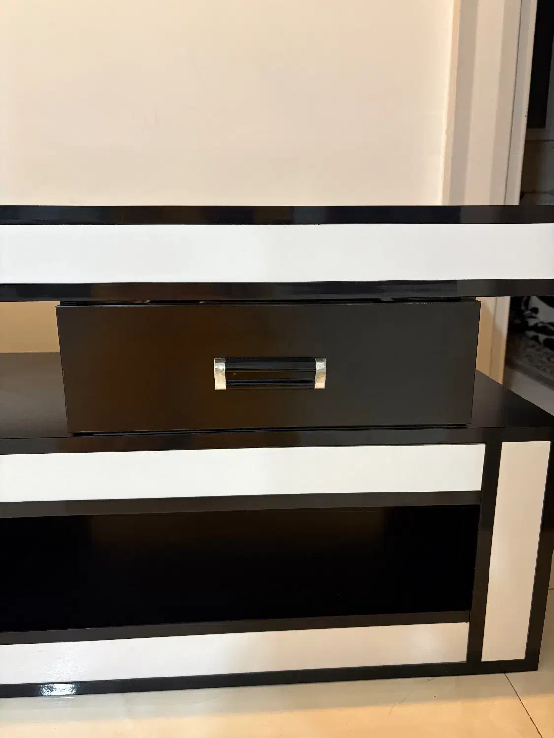 میز تی وی ام دی اف مشکی سفید|میز تلویزیون|تهران, آبشار تهران (دریاچه)|دیوار