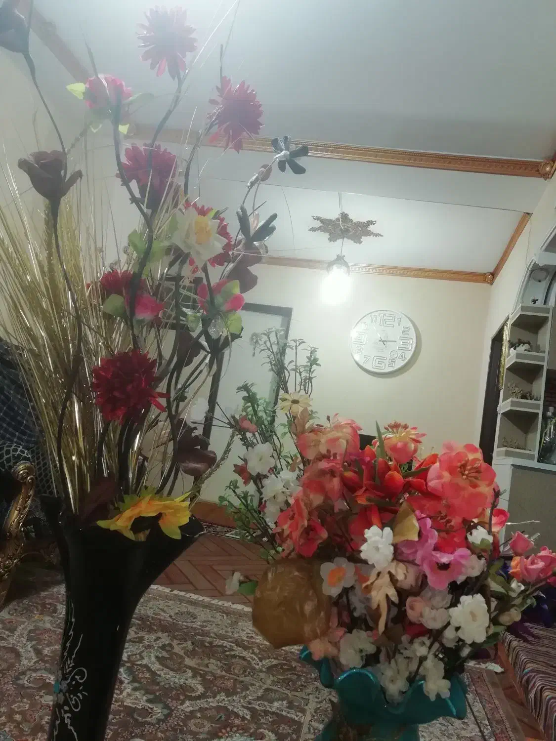 گل و گلدان|گل مصنوعی|رباطکریم, رباطکریم|دیوار