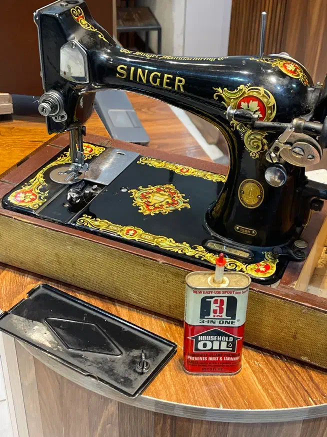 چرخ خیاطی ماکو فشنگی سینجر آنتیک قدیمی سایز کوچک|کلکسیون اشیاء عتیقه|تهران, شهرک آزمایش|دیوار