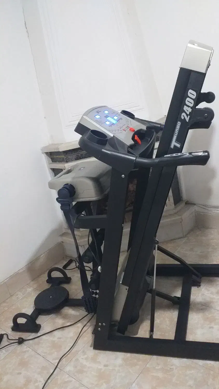 تردمیل حرفه ای .چندکاره .شیب برقی.۱۲۰کیلوی نو|تجهیزات ورزشی|کرج, کوی کارمندان جنوبی|دیوار