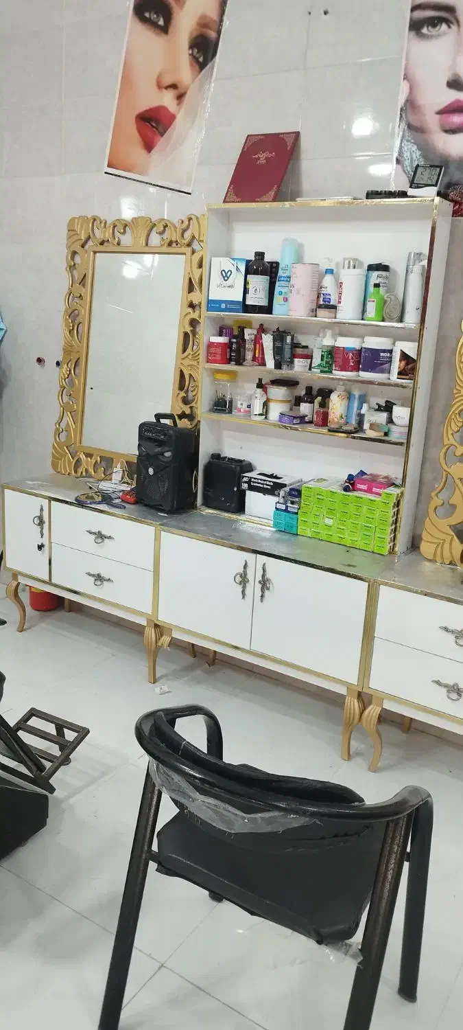 دکور آرایشگاه|آرایشگاه و سالن‌های زیبایی|برخوار, |دیوار