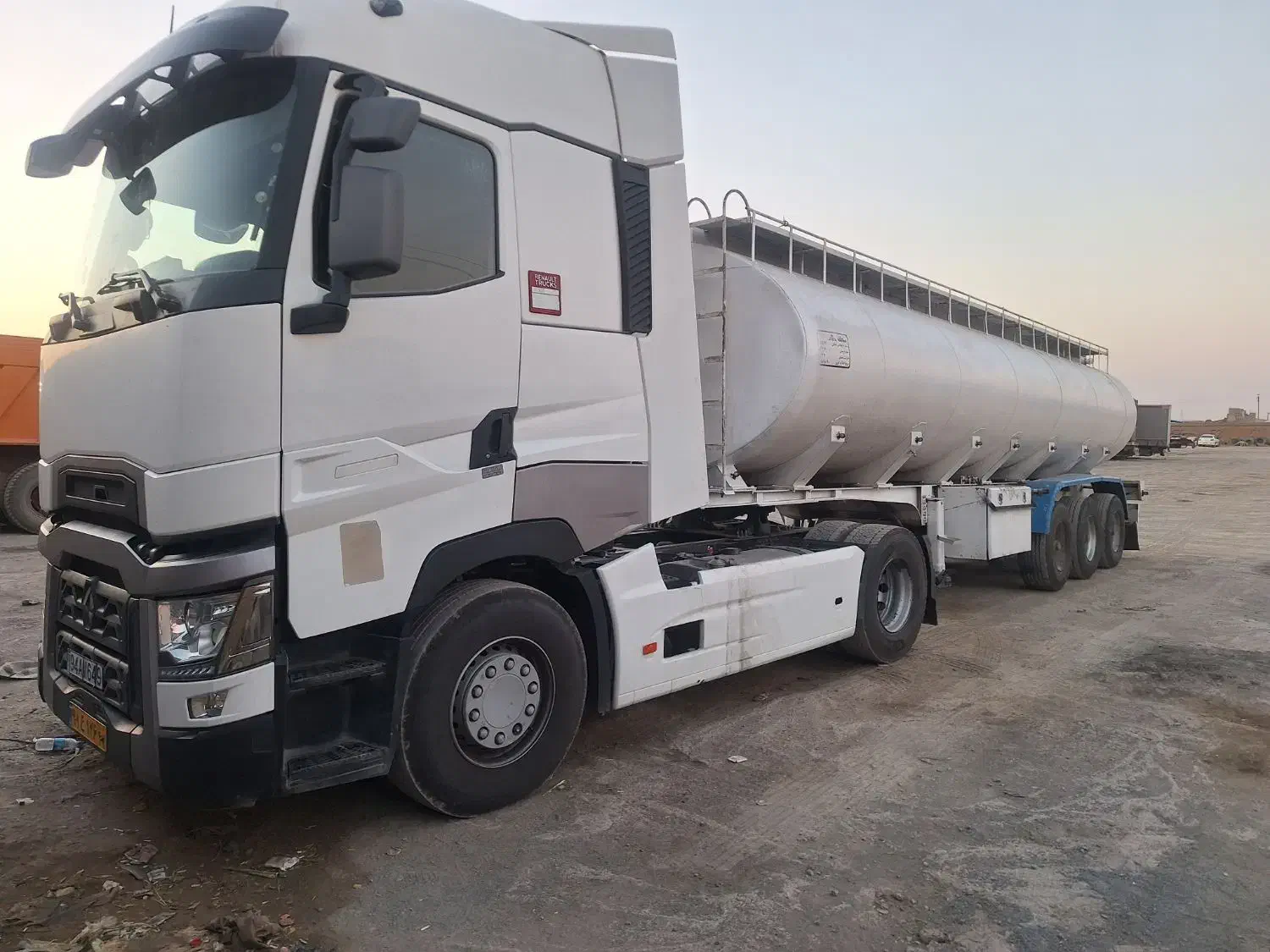 استخدام راننده پایه یک (رنو تی)|استخدام حمل و نقل|اراک, |دیوار