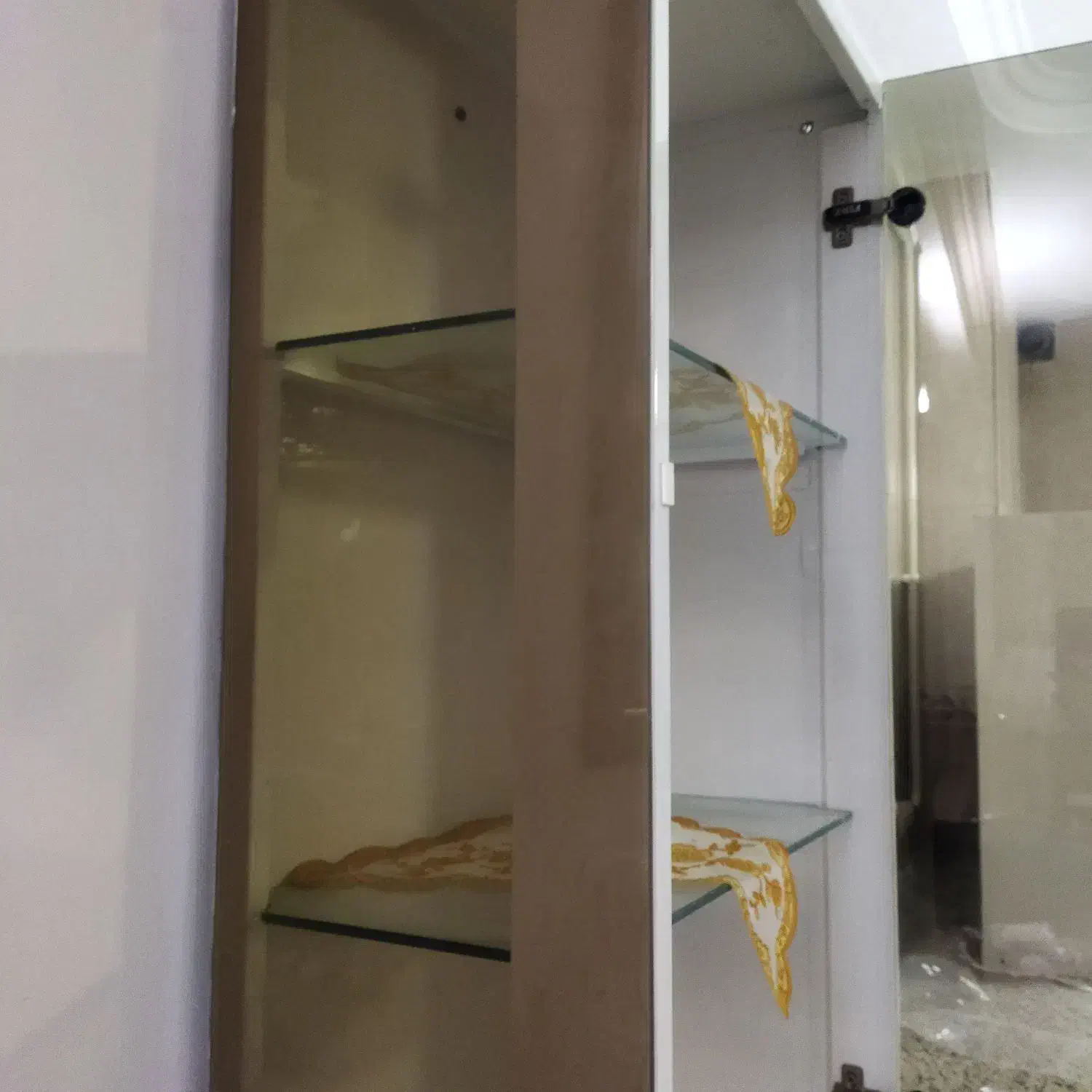 بوفه شیشه ای سالم|بوفه، ویترین، کنسول|علیآباد کتول, |دیوار