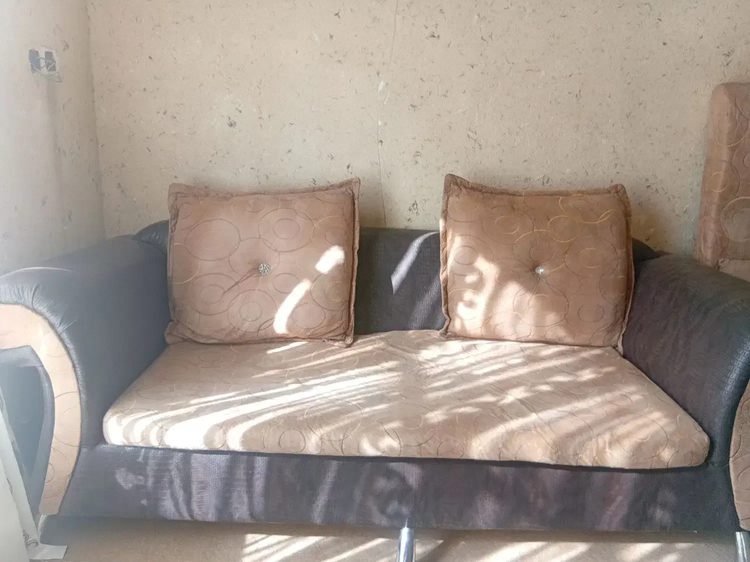 4500|مبلمان خانگی و میز عسلی|اسفراین, |دیوار