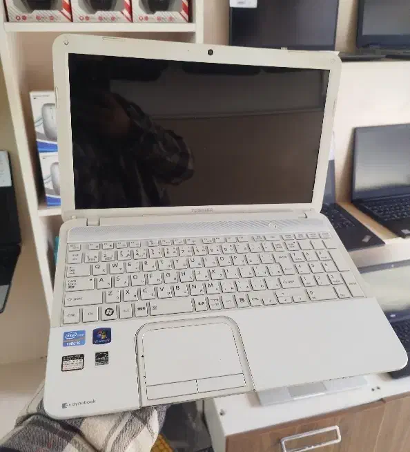 لپ تاپ TOSHIBA ژاپن نسل 3 با موس و کیف اشانتیون|رایانه همراه|ساری, |دیوار