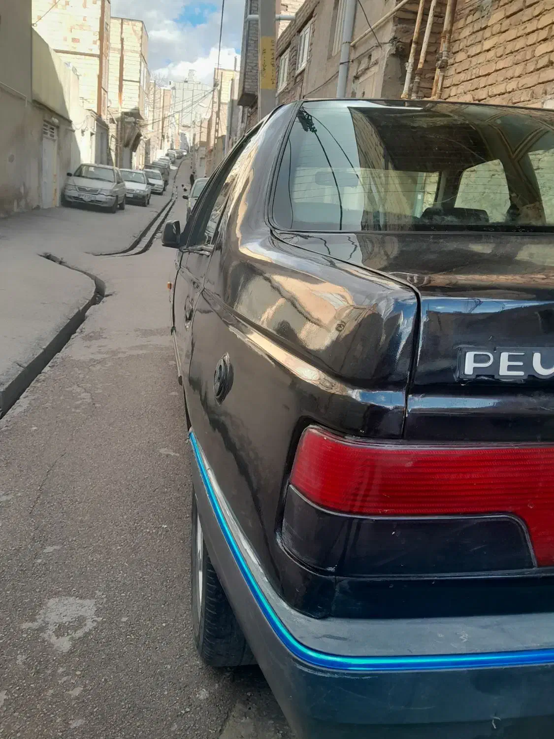 پژو ۴۰۵ مشکی|خودرو سواری و وانت|تبریز, |دیوار