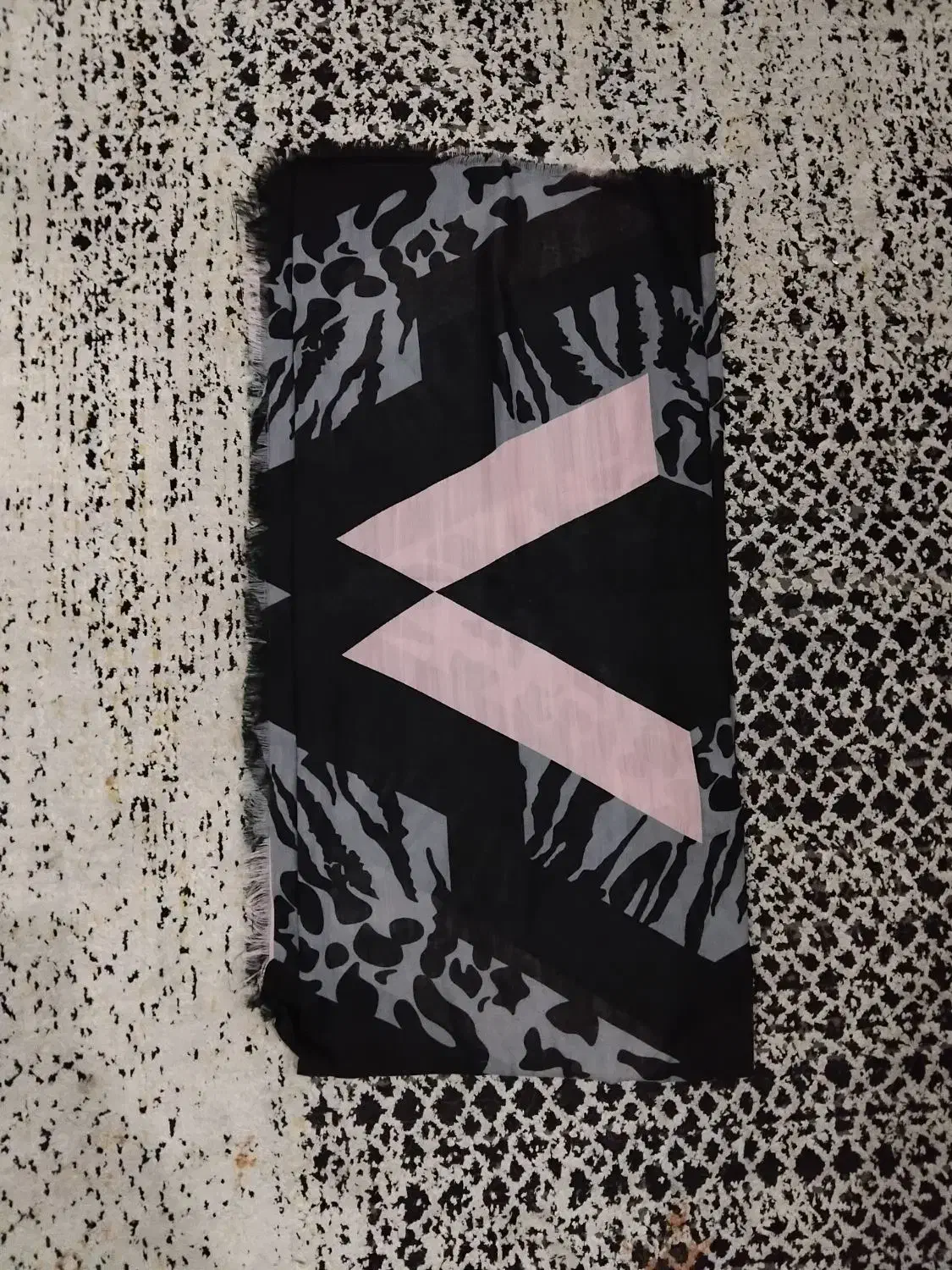 کیف و روسری|کیف، کفش، کمربند|پرند, فاز ۶|دیوار