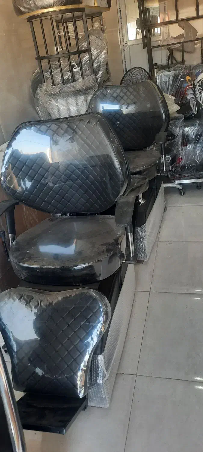 نیمکت میز تخت آینه مژه لیزر تتو اصلاح سرشور ترولی|آرایشگاه و سالن‌های زیبایی|شیراز, شهرک فرزانگان|دیوار