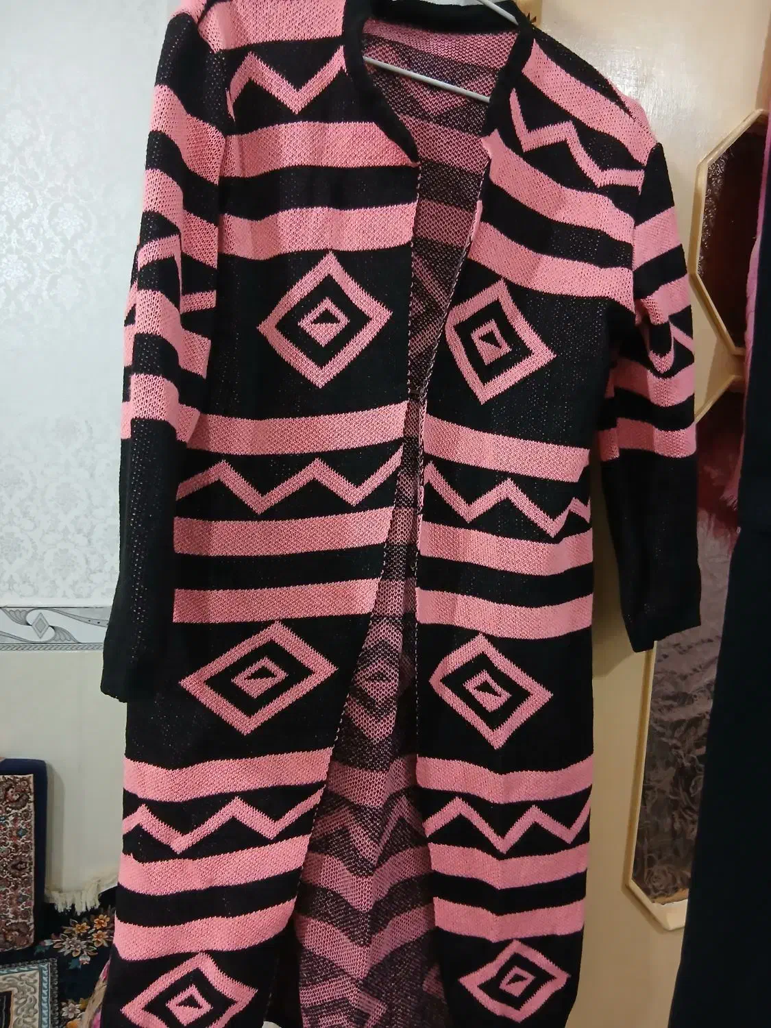 یک عدد بافت|لباس|تویسرکان, |دیوار