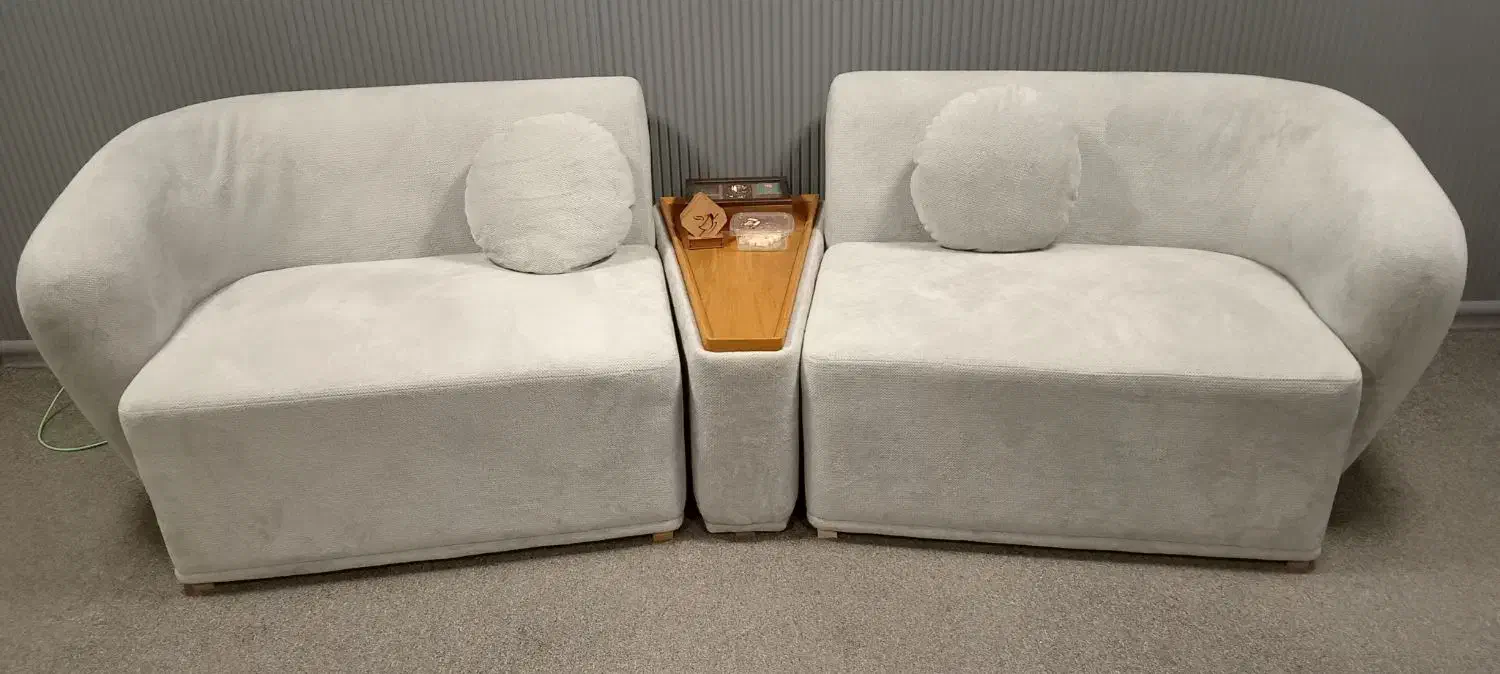 مبل ۴ نفره به همراه کنسول چوبی|مبلمان خانگی و میز عسلی|خمینیشهر, |دیوار