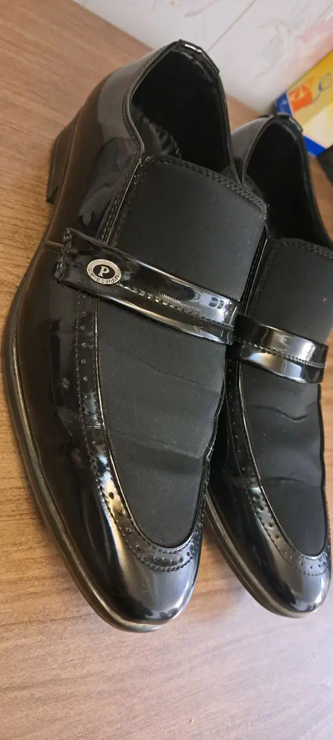 کفش‌ دامادی|کیف، کفش، کمربند|قم, چهار مردان|دیوار