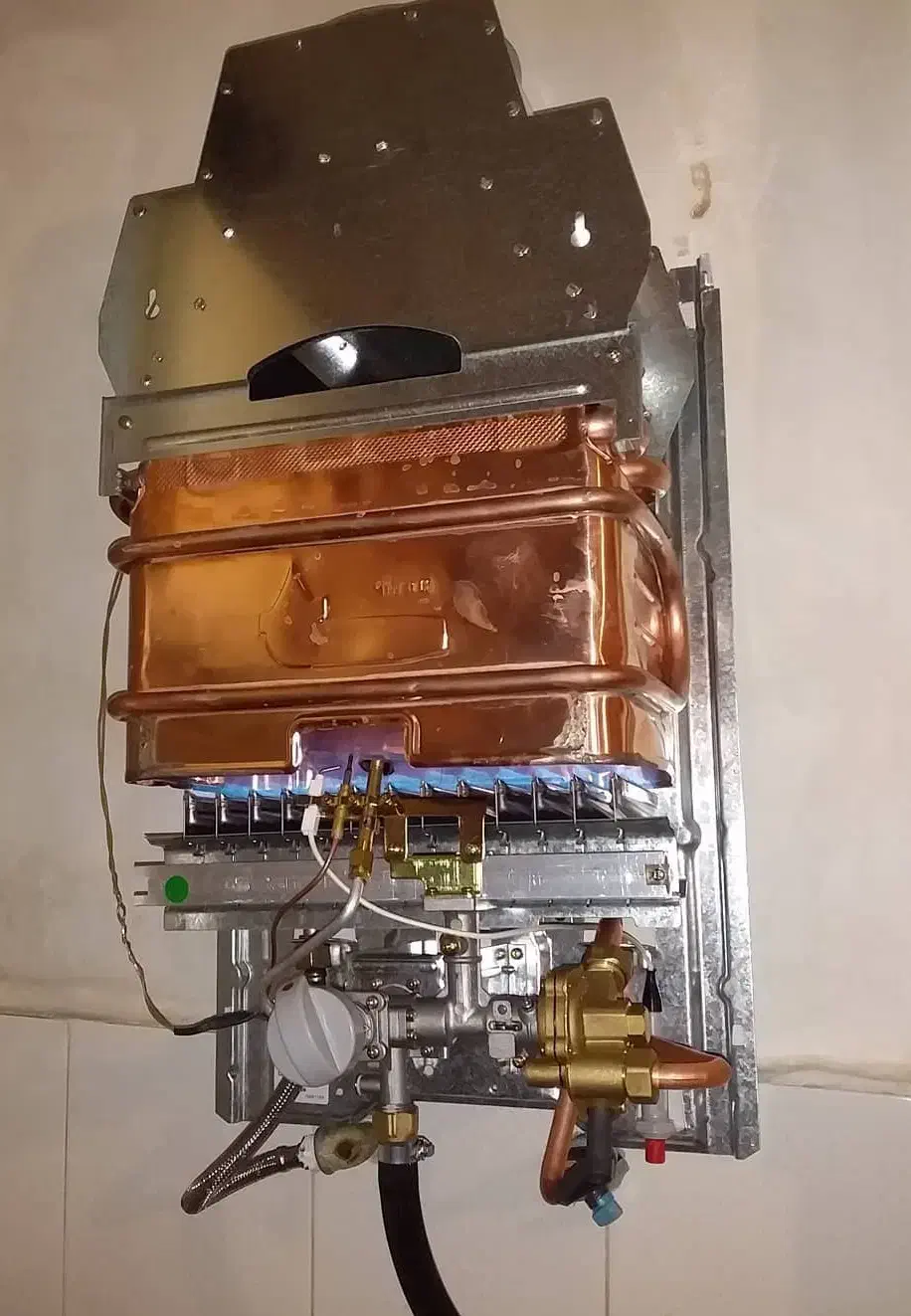 تعمیرکار بخاری و آبگرمکن  نصب، سرویس و تعمیر تخصصی|خدمات پیشه و مهارت|تهران, خواجه نظام الملک|دیوار