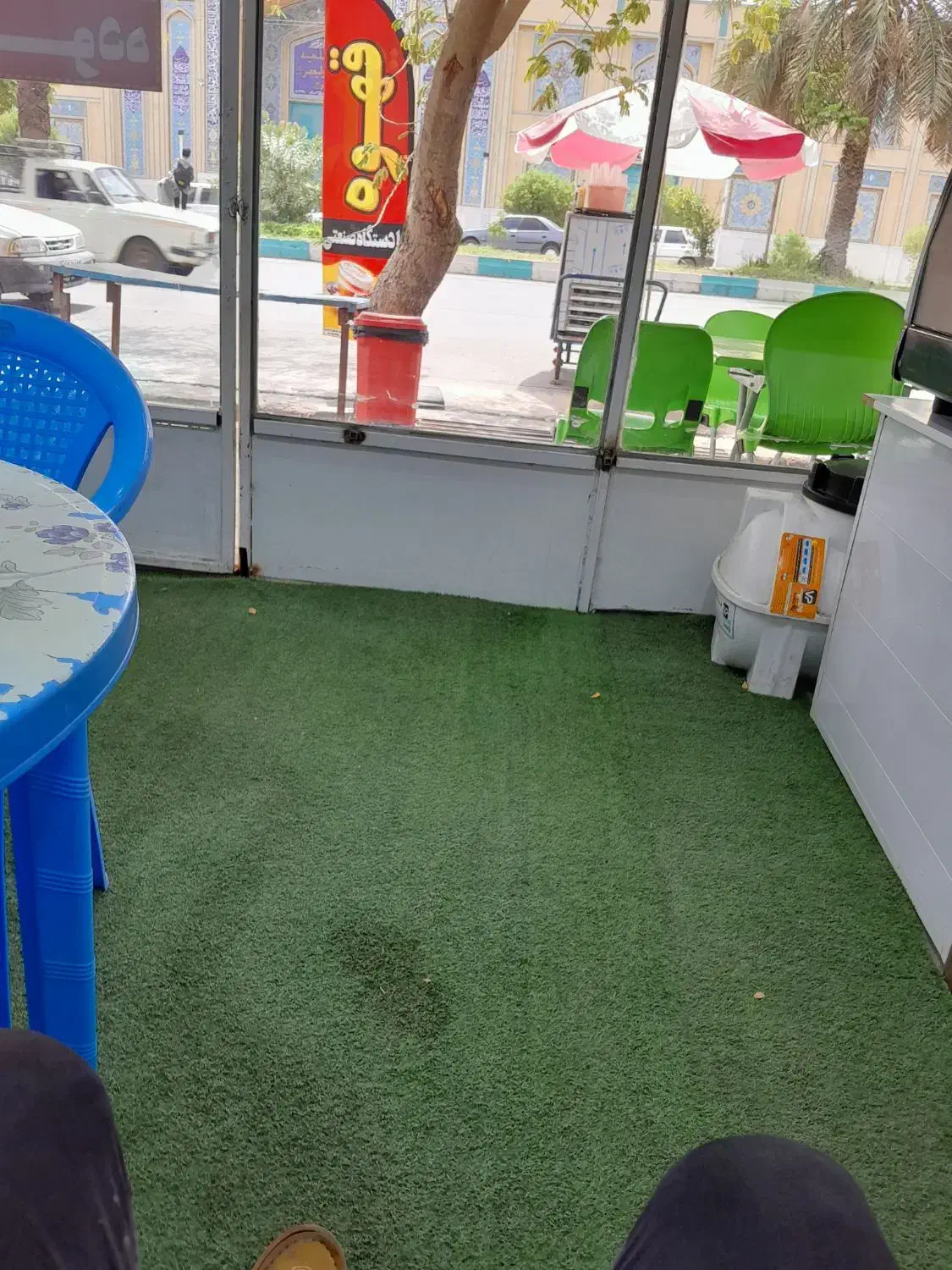 استخدام نیرو برای فست فودی|استخدام خدمات فروشگاه و رستوران|کهنوج, |دیوار