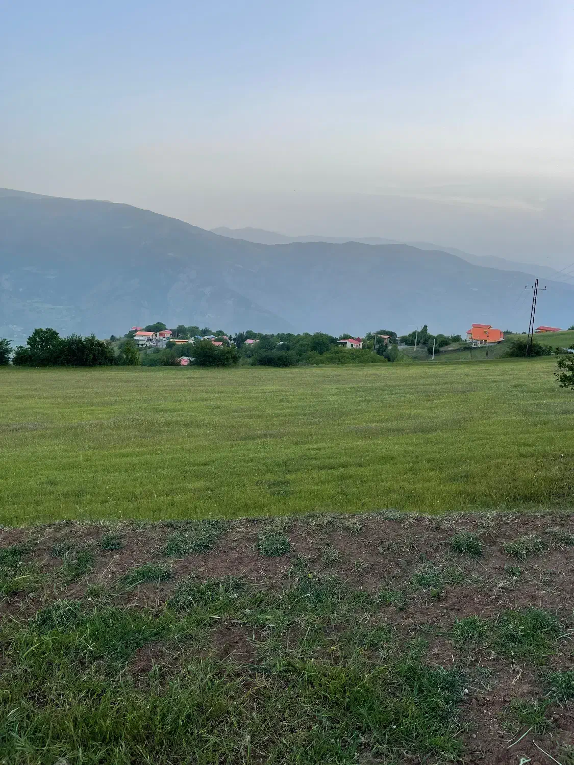 زمین ییلاقی سند دار بر جاده اصلی|فروش زمین و ملک کلنگی|برهسر, |دیوار