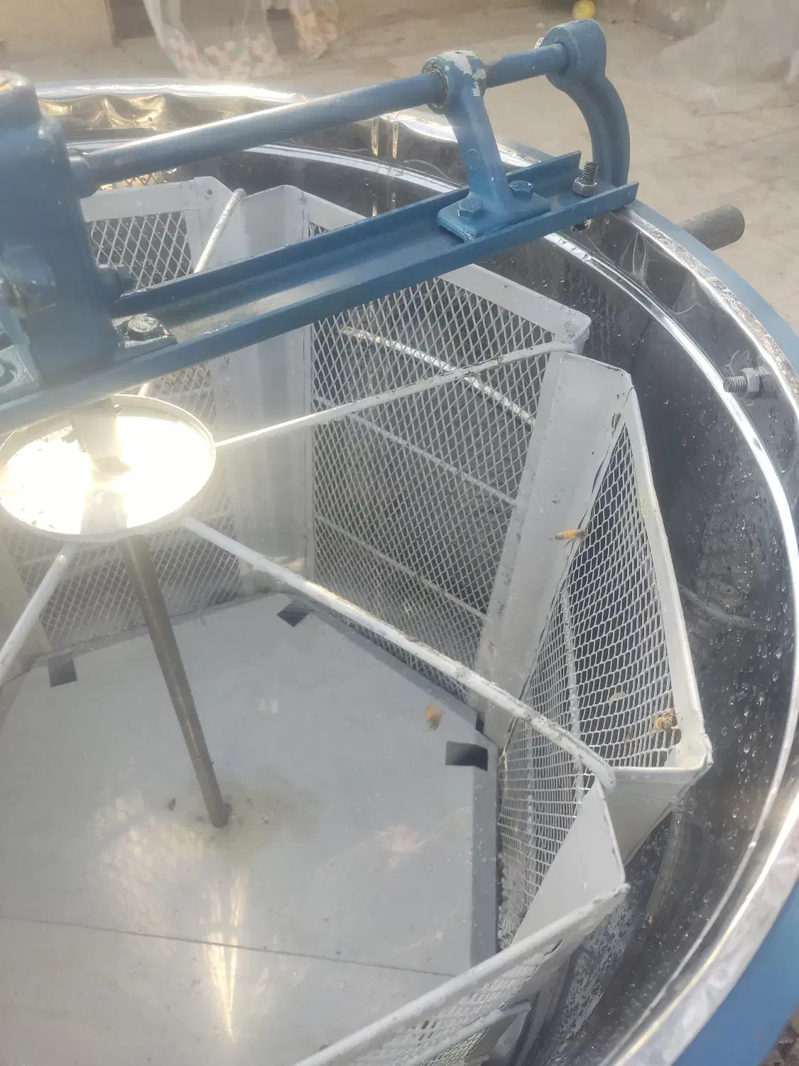 استراکتور|ماشین‌آلات صنعتی|صحنه, |دیوار