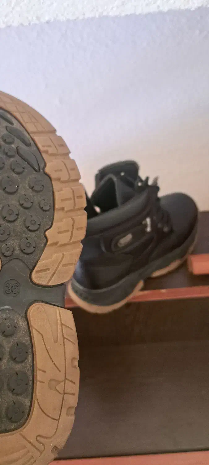 سالم و بدون هیچ مشکلی|کفش و لباس بچه|رشت, باهنر|دیوار