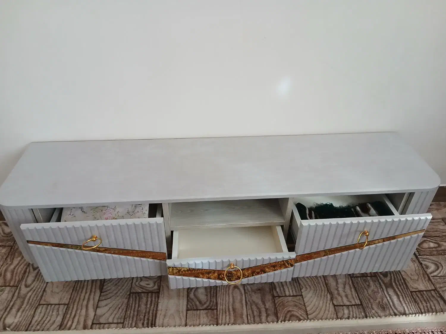 میزتلویزیون|میز تلویزیون|بوئین و میاندشت, |دیوار