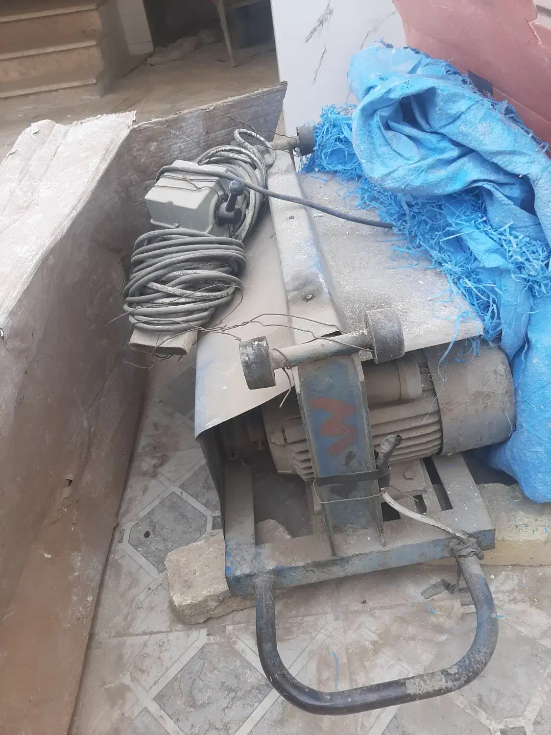 بالا بر|مصالح و تجهیزات ساختمان|برخوار, |دیوار