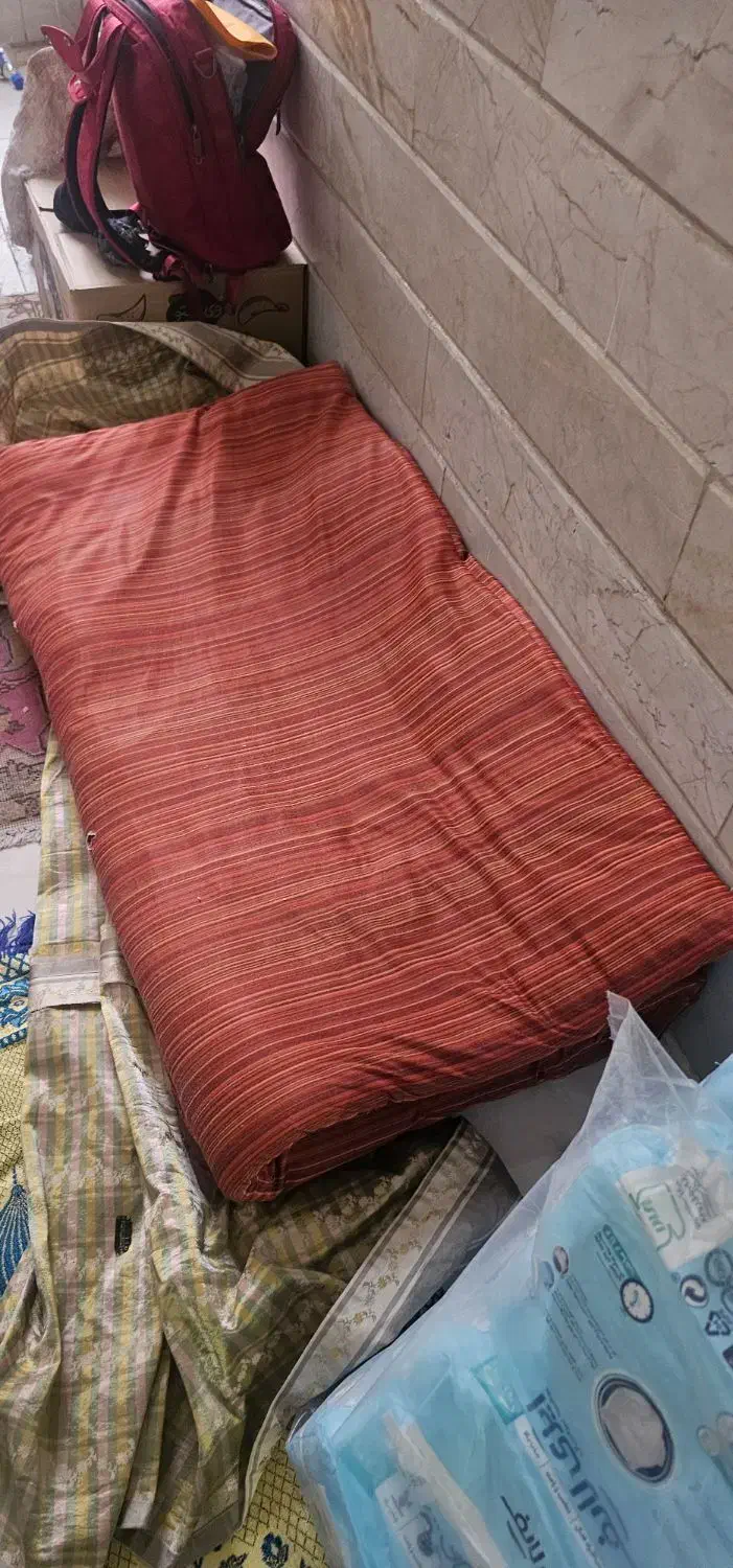 تشک و لحاف|رختخواب، بالش، پتو|قم, قلعه عموحسین|دیوار