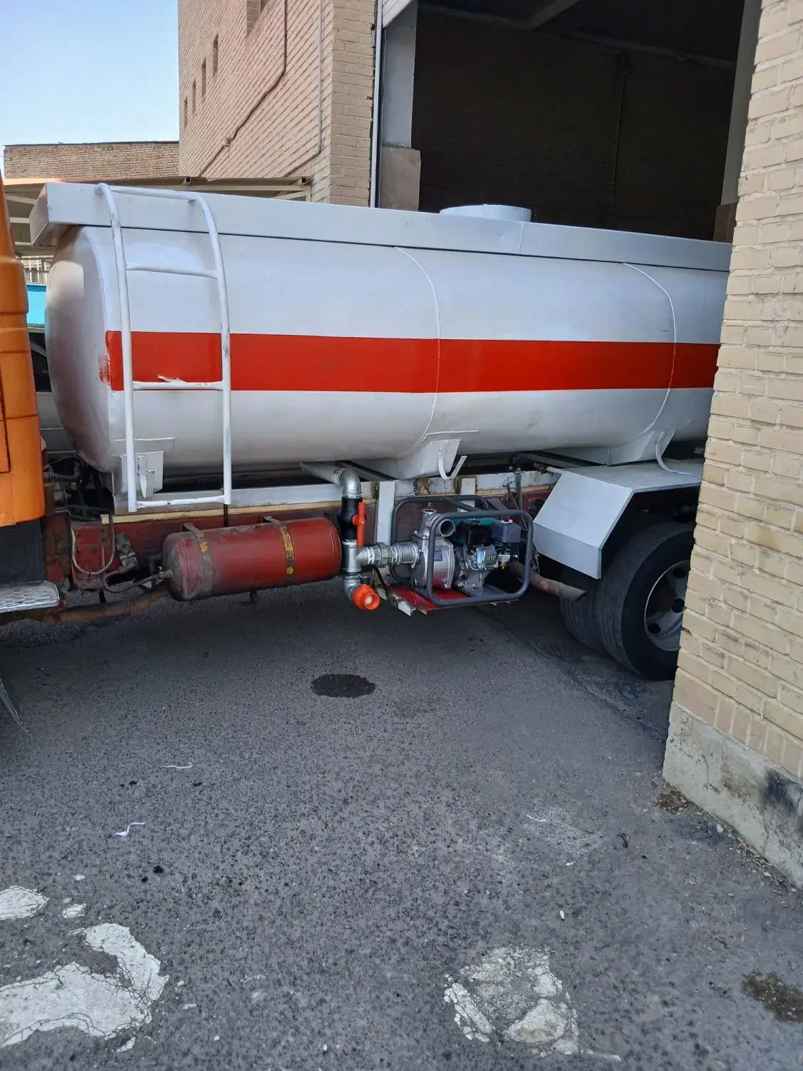 پخش اب ۶۰۰۰ لیتری|خدمات حمل و نقل|کرج, مجتمع صنفی صنعتی|دیوار