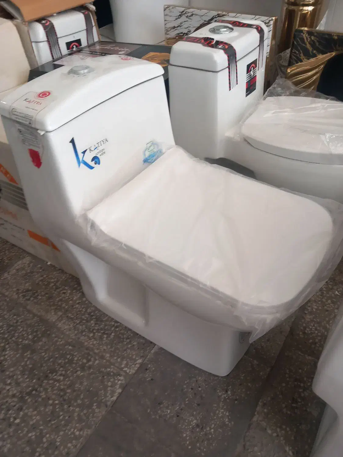 توالت فرنگی بیده دار شیردار|لوازم سرویس بهداشتی|تبریز, |دیوار