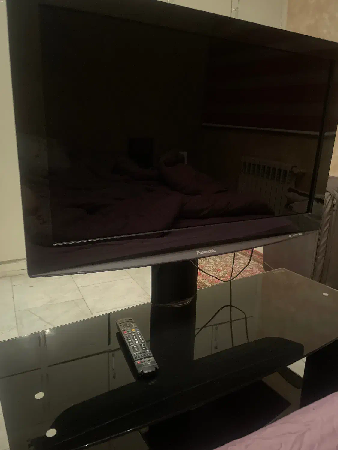 تلویزیون پاناسونیک به همراه میز|تلویزیون و پروژکتور|ری, اقدسیه|دیوار