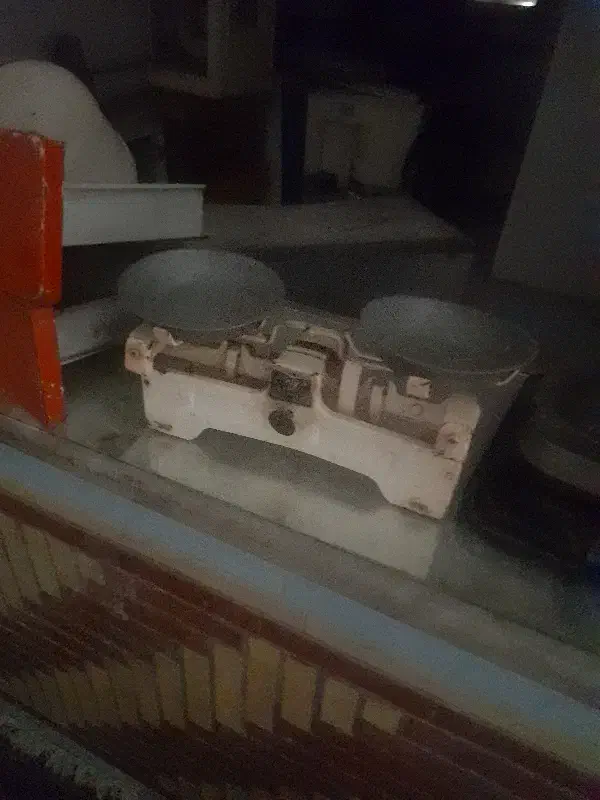 ترازو عتیقه|کلکسیون اشیاء عتیقه|خرم‌آباد, |دیوار