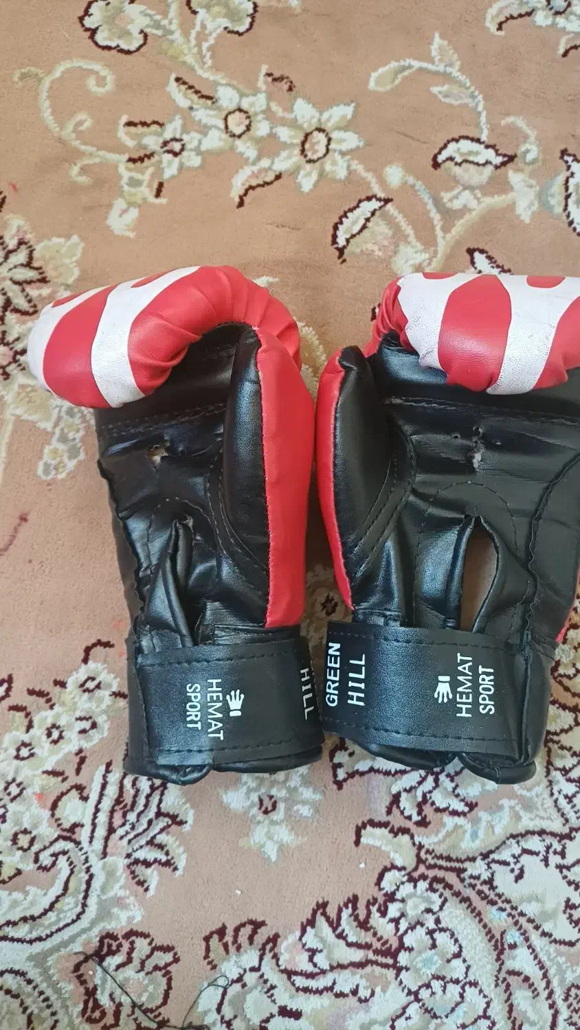 ۲جفت دستکش|تجهیزات ورزشی|ساوه, |دیوار