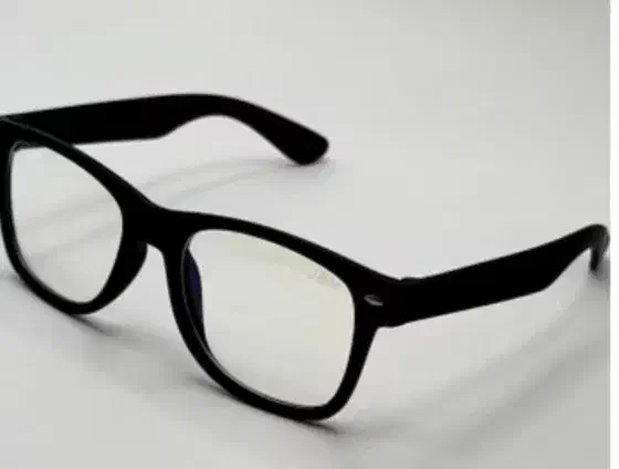 عینک گمشده|اشیا|قشم, |دیوار