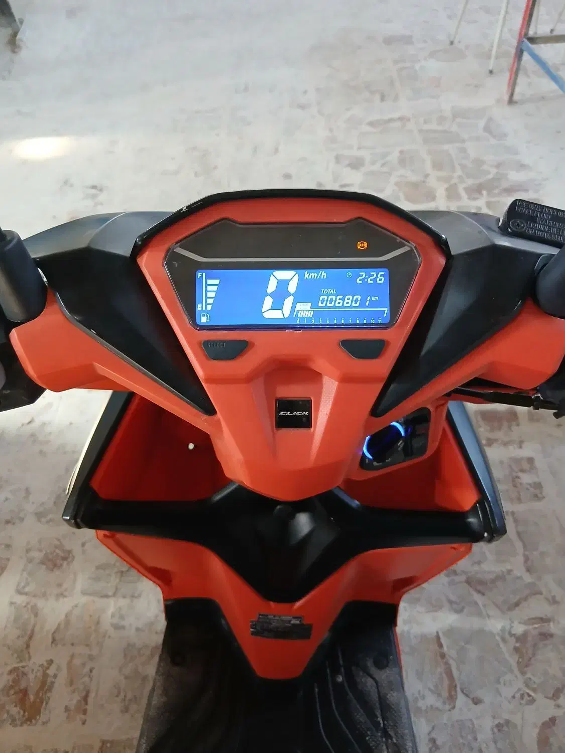 کلیک 170cc|موتورسیکلت|هشتگرد, هشتگرد قدیم|دیوار