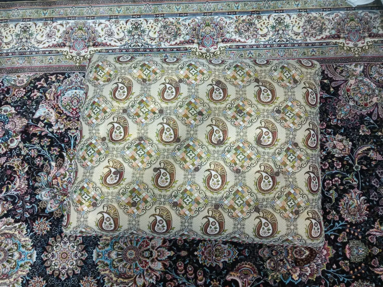 پشتی|پشتی|سنندج, |دیوار