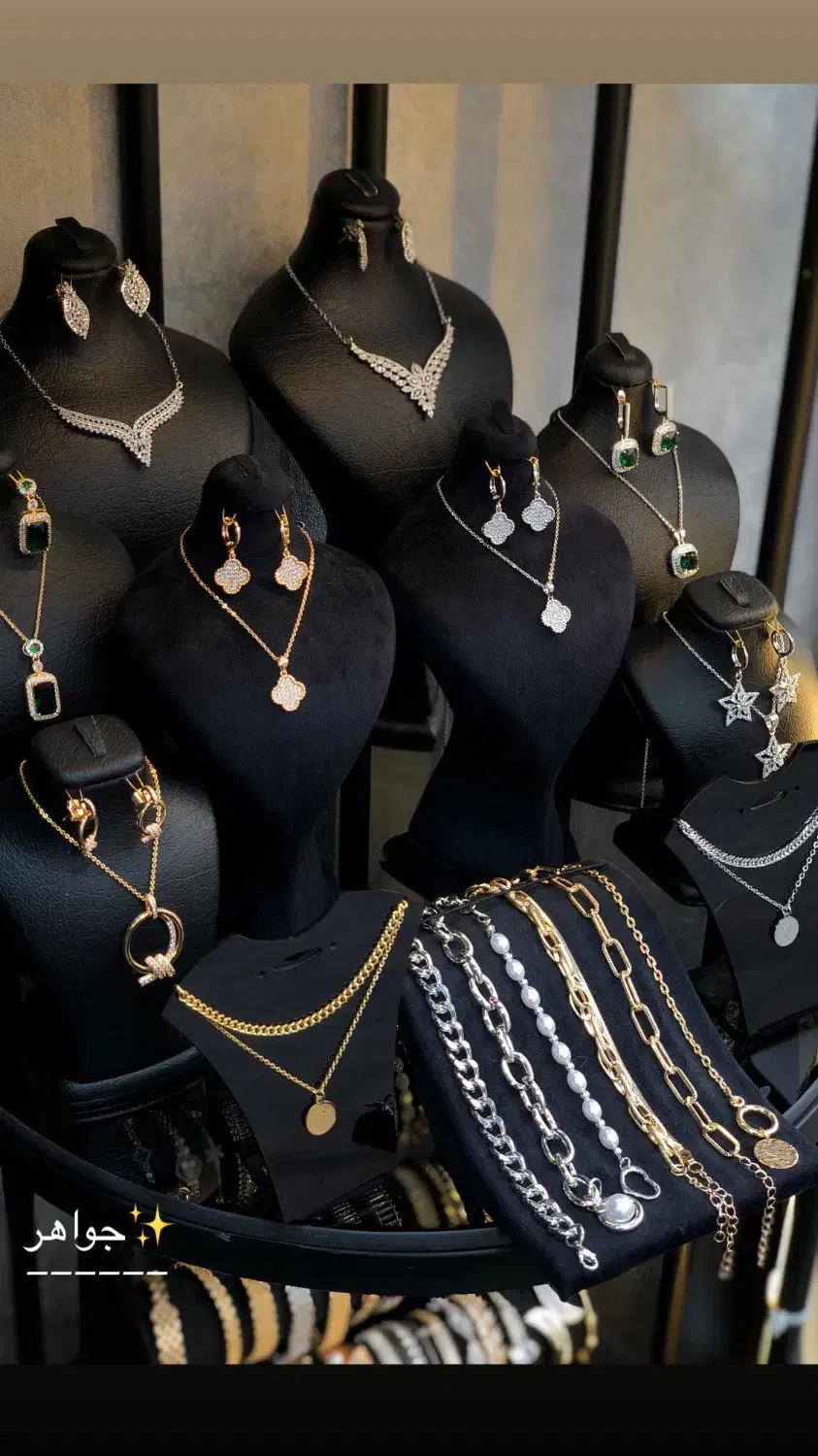 فروش مانکن واستندهای طلاوبدلیجات همراه بدلیجات و..|فروشگاه و مغازه|عجب شیر, |دیوار