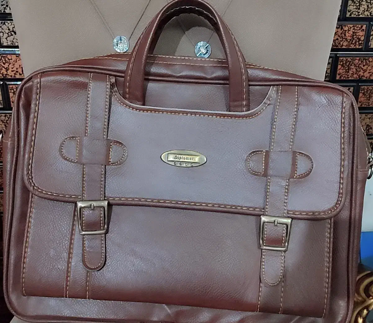 کیف دیپلمات|کیف، کفش، کمربند|جهرم, |دیوار