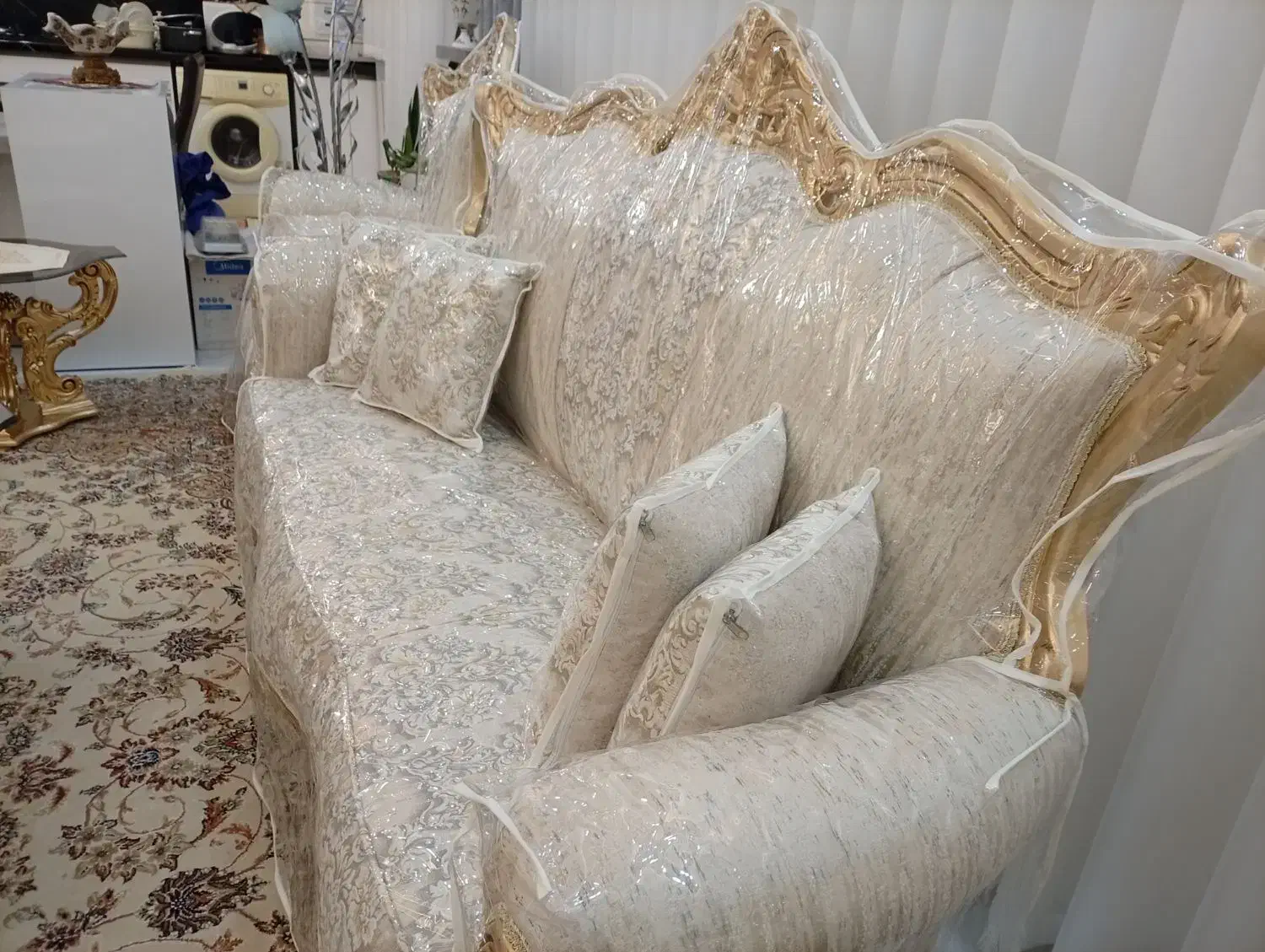 کاور مبلمان|مبلمان خانگی و میز عسلی|تربتحیدریه, طالقانی|دیوار