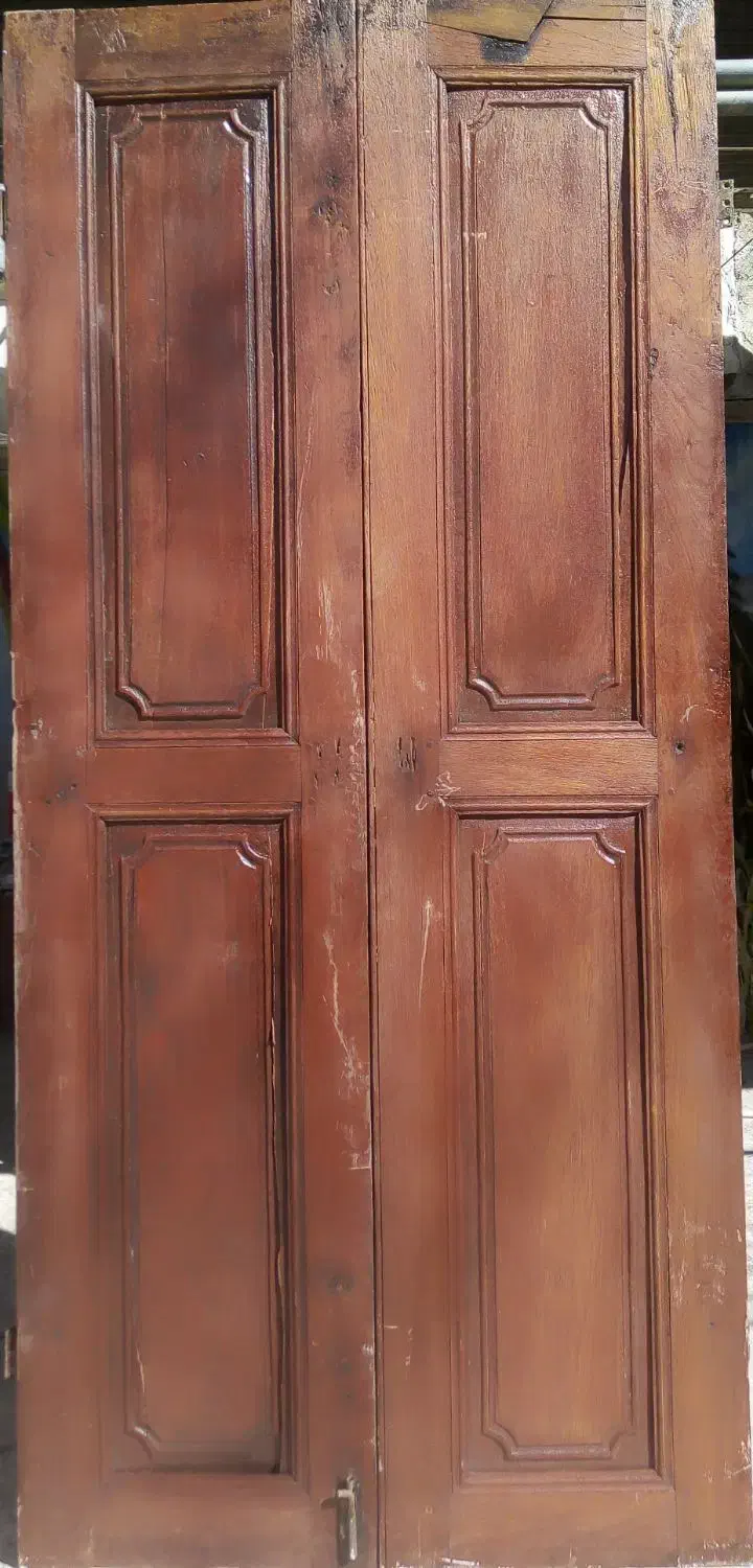 درب قدیمی|کلکسیون اشیاء عتیقه|بوشهر, |دیوار