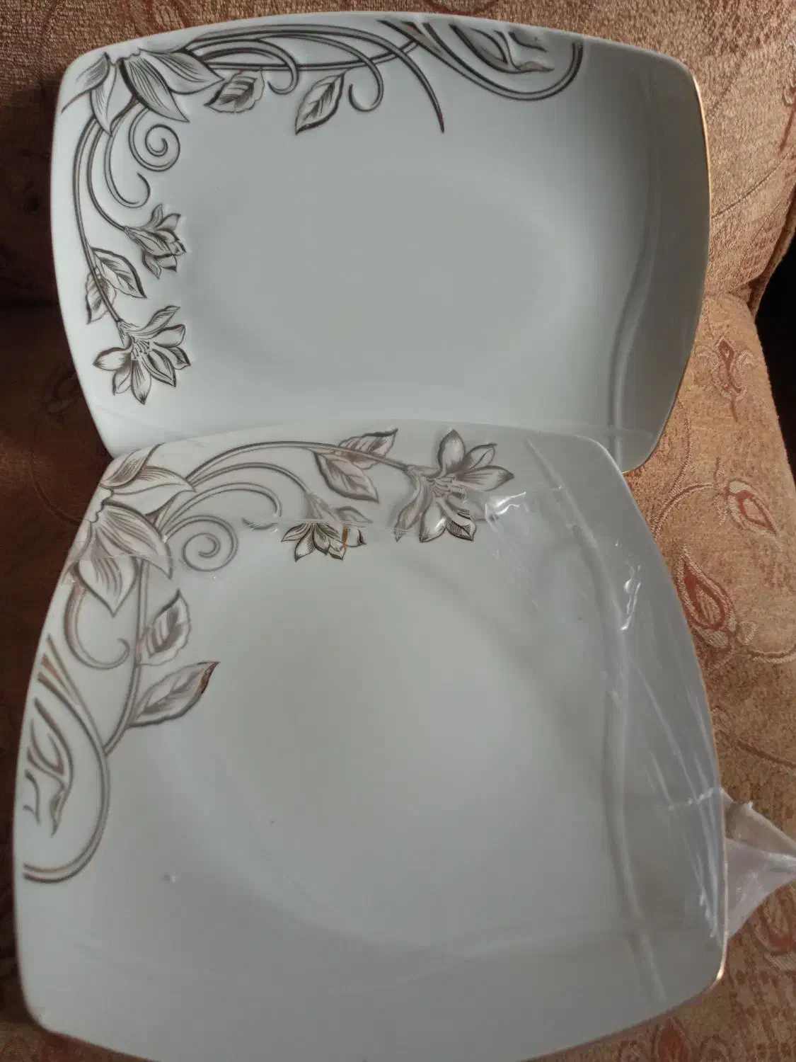 سرویس چینی وچندعدد میوه دان|ظروف سرو و پذیرایی|یزد, |دیوار