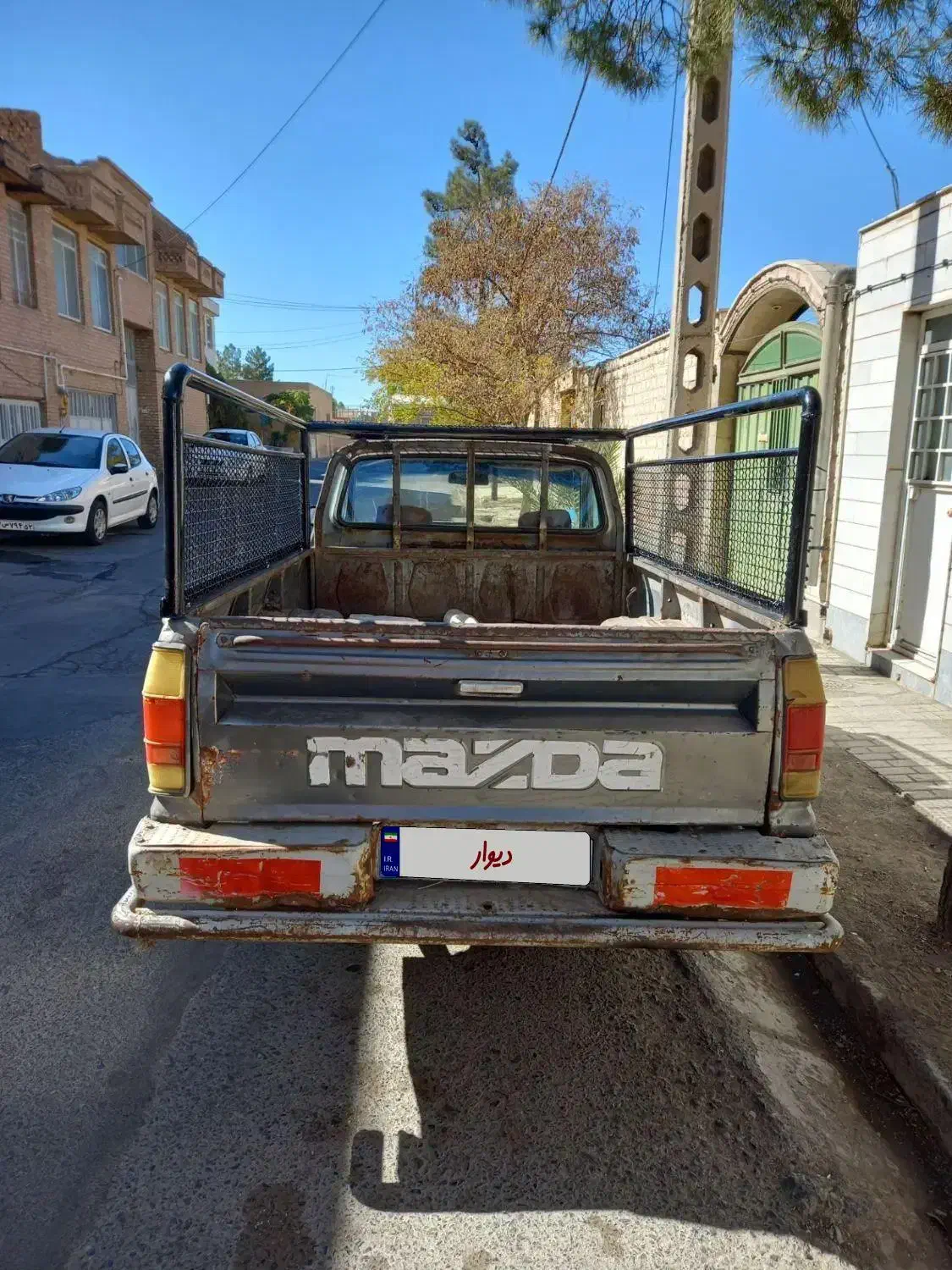 مزدا۱۶۰۰مدل۷۵|خودرو سواری و وانت|بیرجند, |دیوار