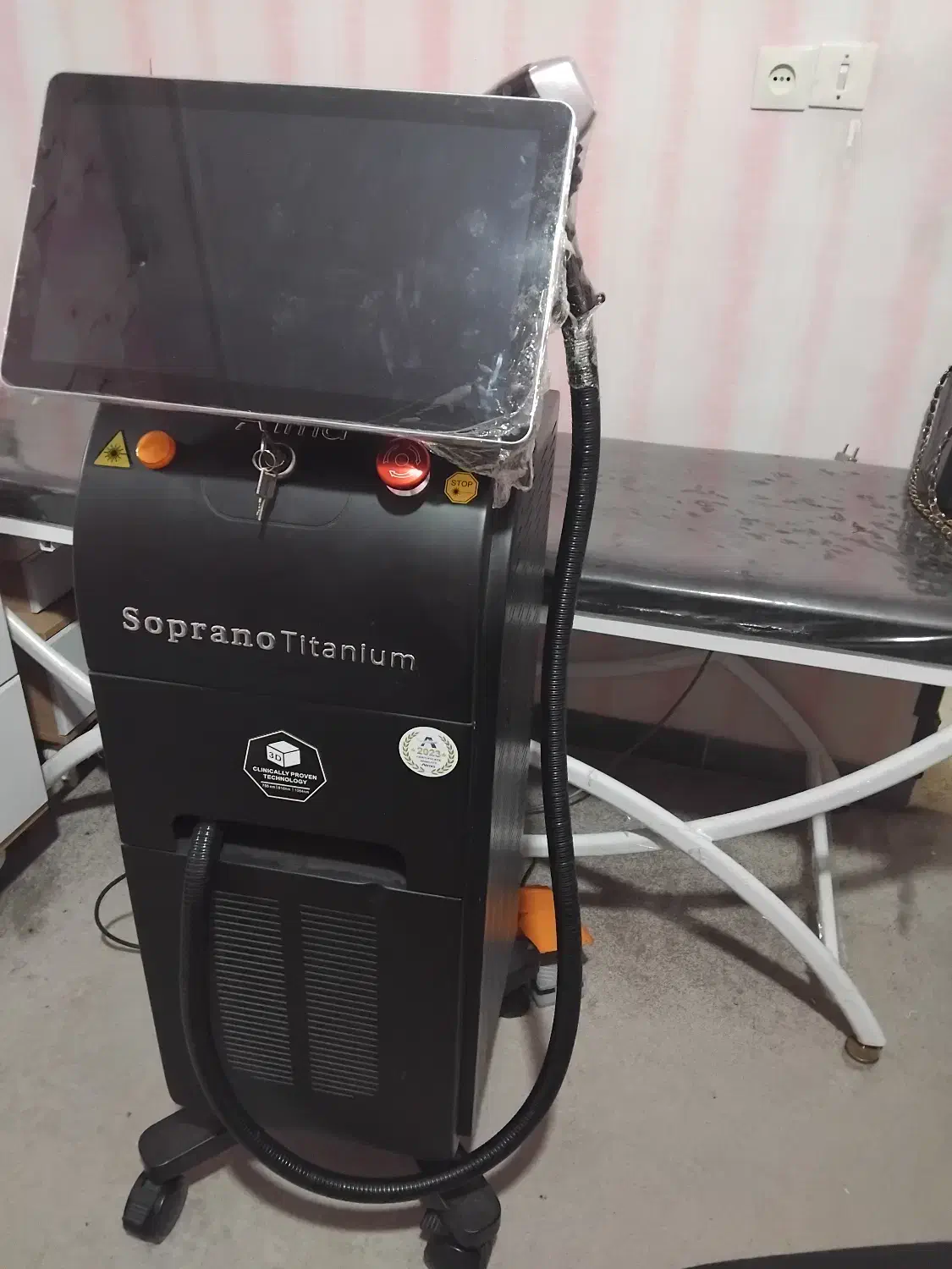 دستگاه لیزر|پزشکی|شیراز, طلاب|دیوار