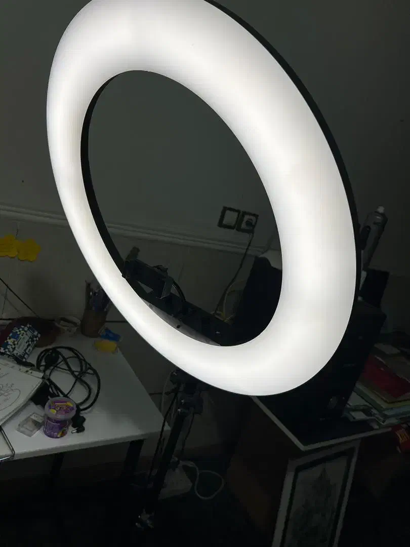 رینگ لایت تمیز و در حد نو|دوربین عکاسی و فیلمبرداری|بهبهان, |دیوار