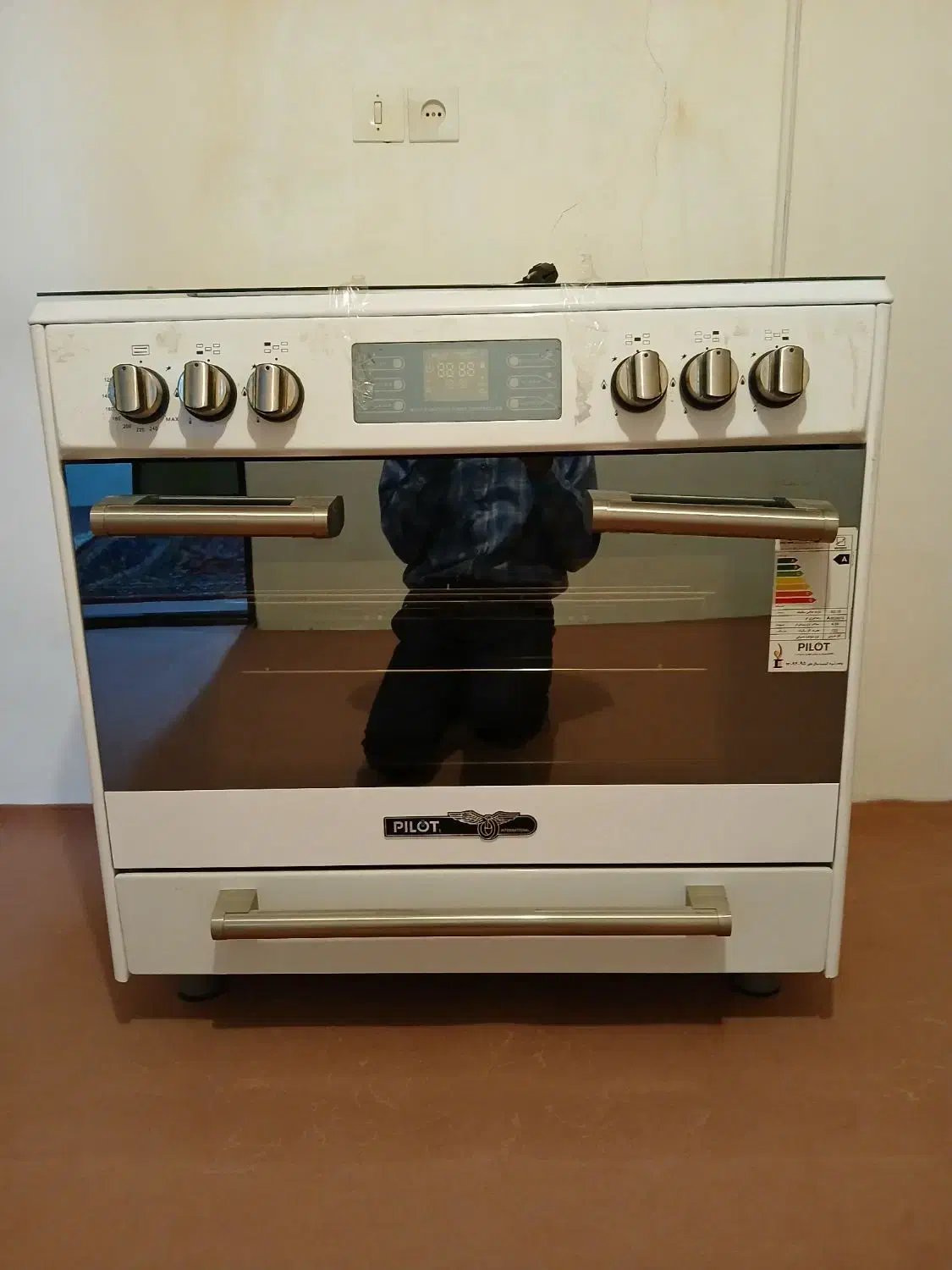 اجاق گاز پیلوت در حد نو فردار دارای جوجه گردان|اجاق گاز و لوازم برقی پخت‌وپز|شیروان (خراسان), |دیوار