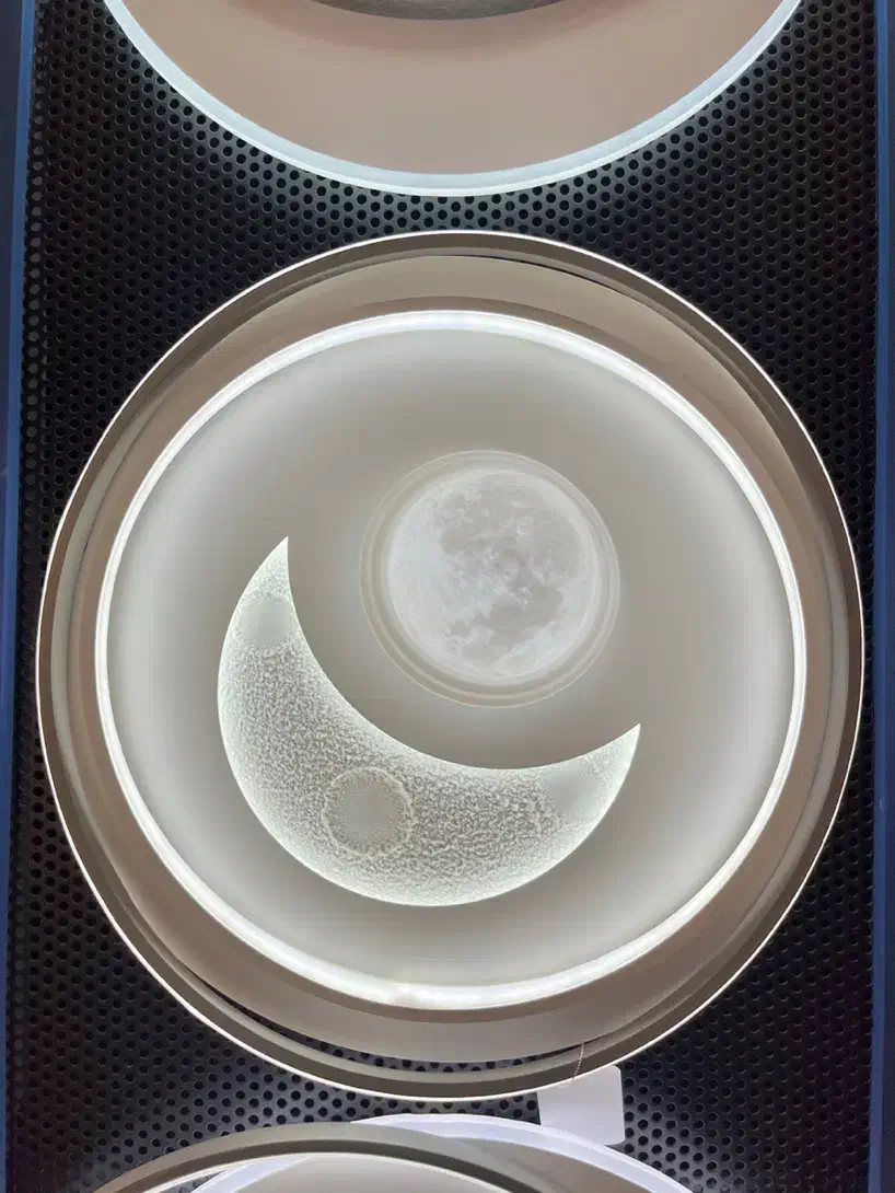 چراغ سقفی جذاب و متفاوت|لوستر و چراغ آویز|اصفهان, چرخاب|دیوار