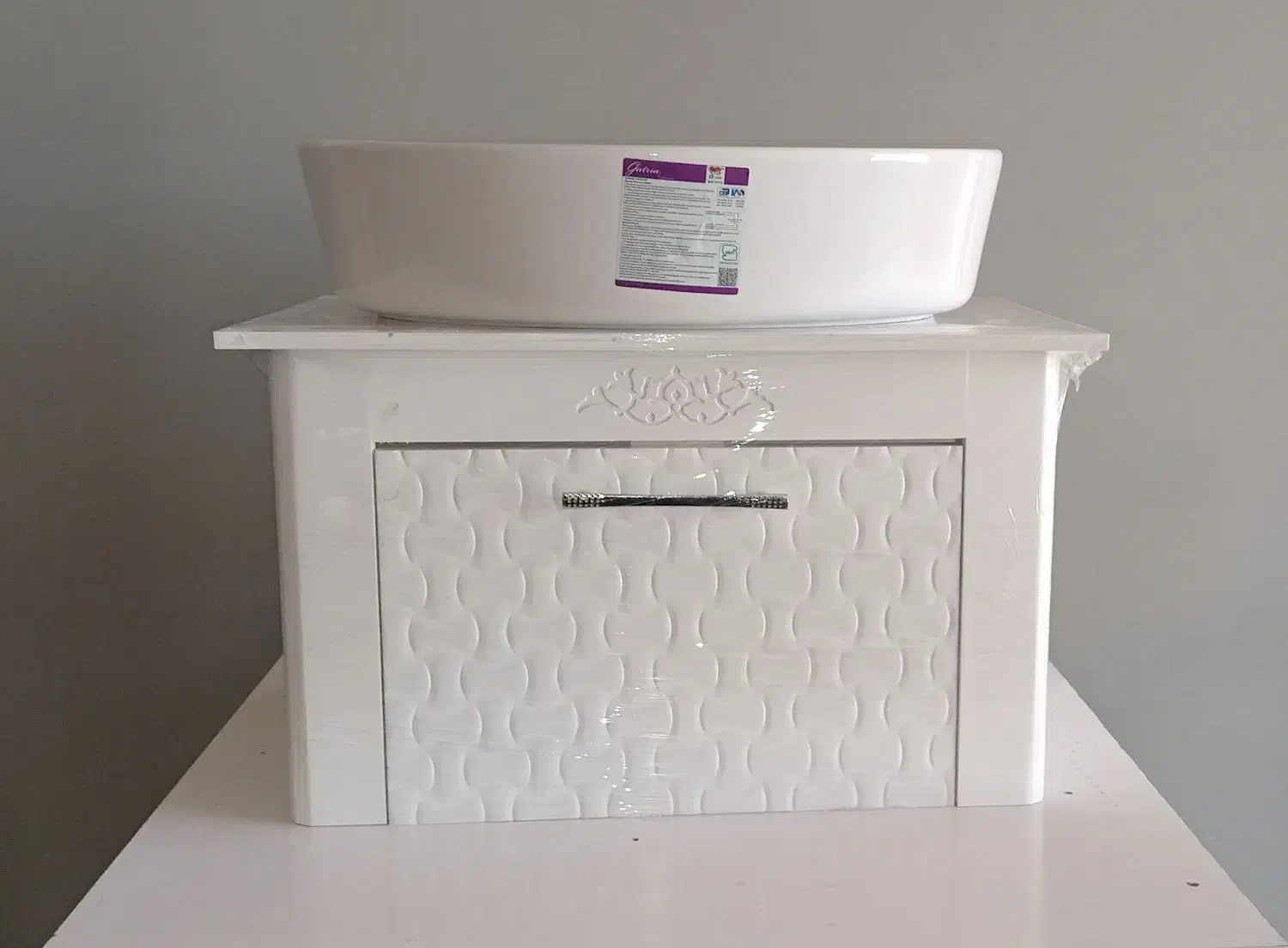 تولیدی روشویی آیینه ضداب|لوازم سرویس بهداشتی|لنجان, |دیوار