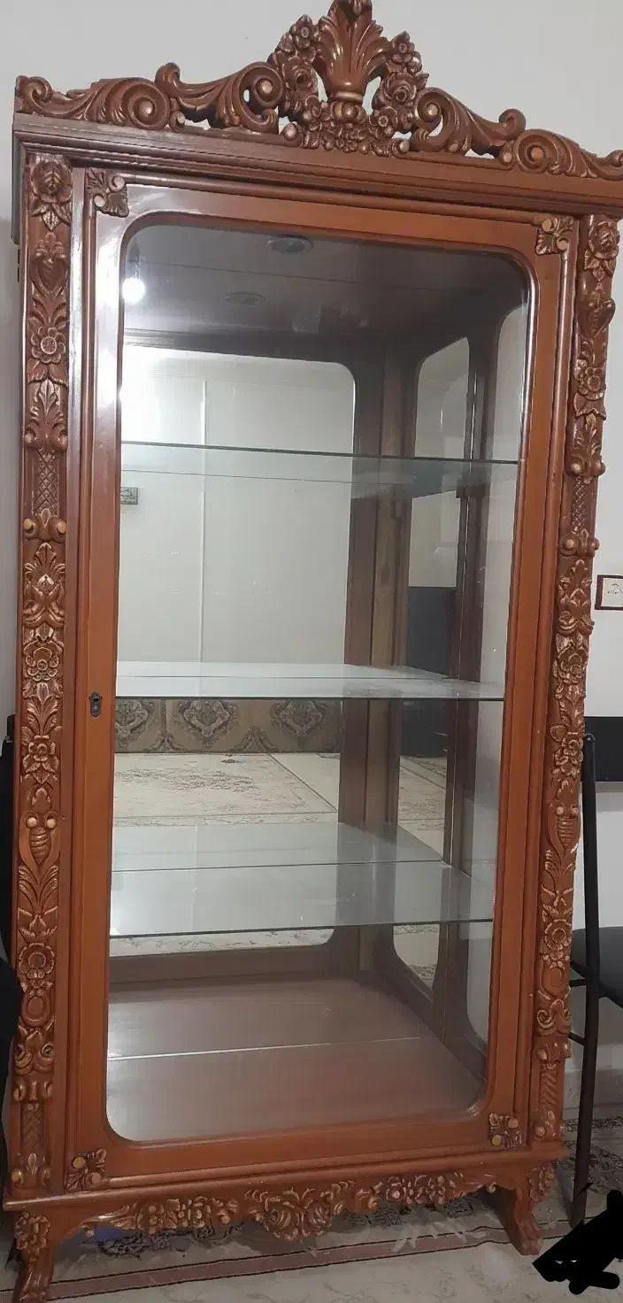 ویترین چوبی منبت کاری شده کلاسیک|بوفه، ویترین، کنسول|مشهد, ایثارگران|دیوار