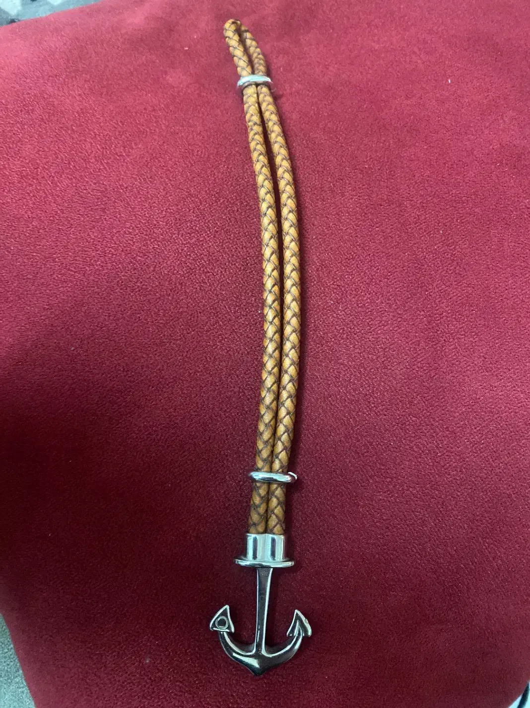 دستبند لنگر|اشیا|رشت, گلسار|دیوار