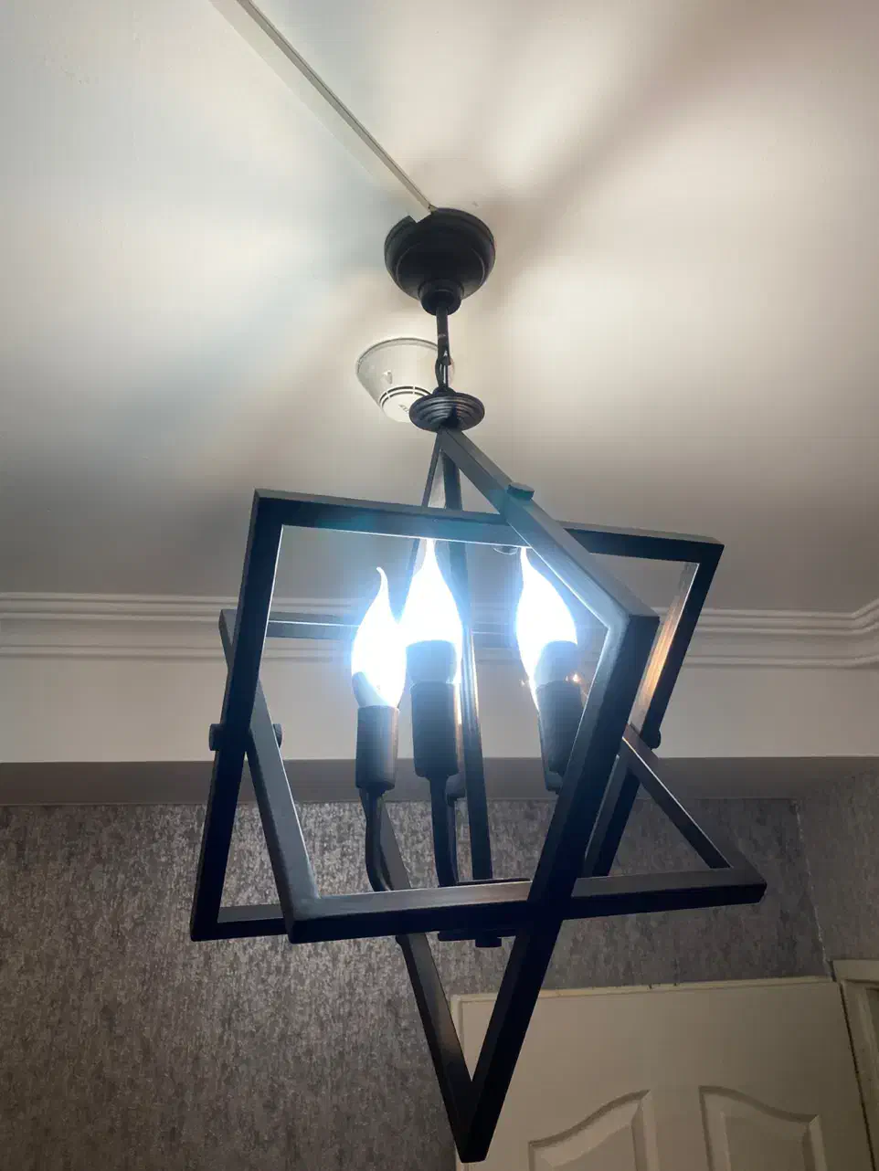 ۲عدد لوستر کاملا سالم|لوستر و چراغ آویز|تبریز, |دیوار