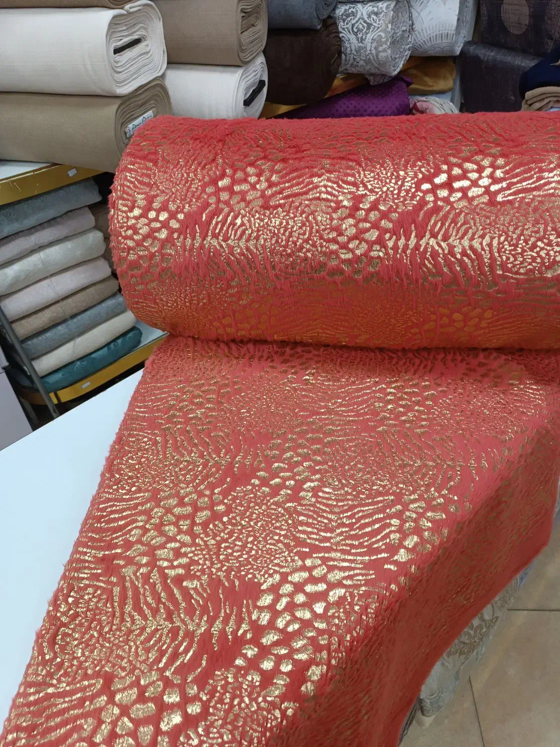 فروش ویژه مخمل طلاکوب کیفیت تضمینی رنگبندی کامل|سرویس روتختی|قم, زنبیل آباد|دیوار