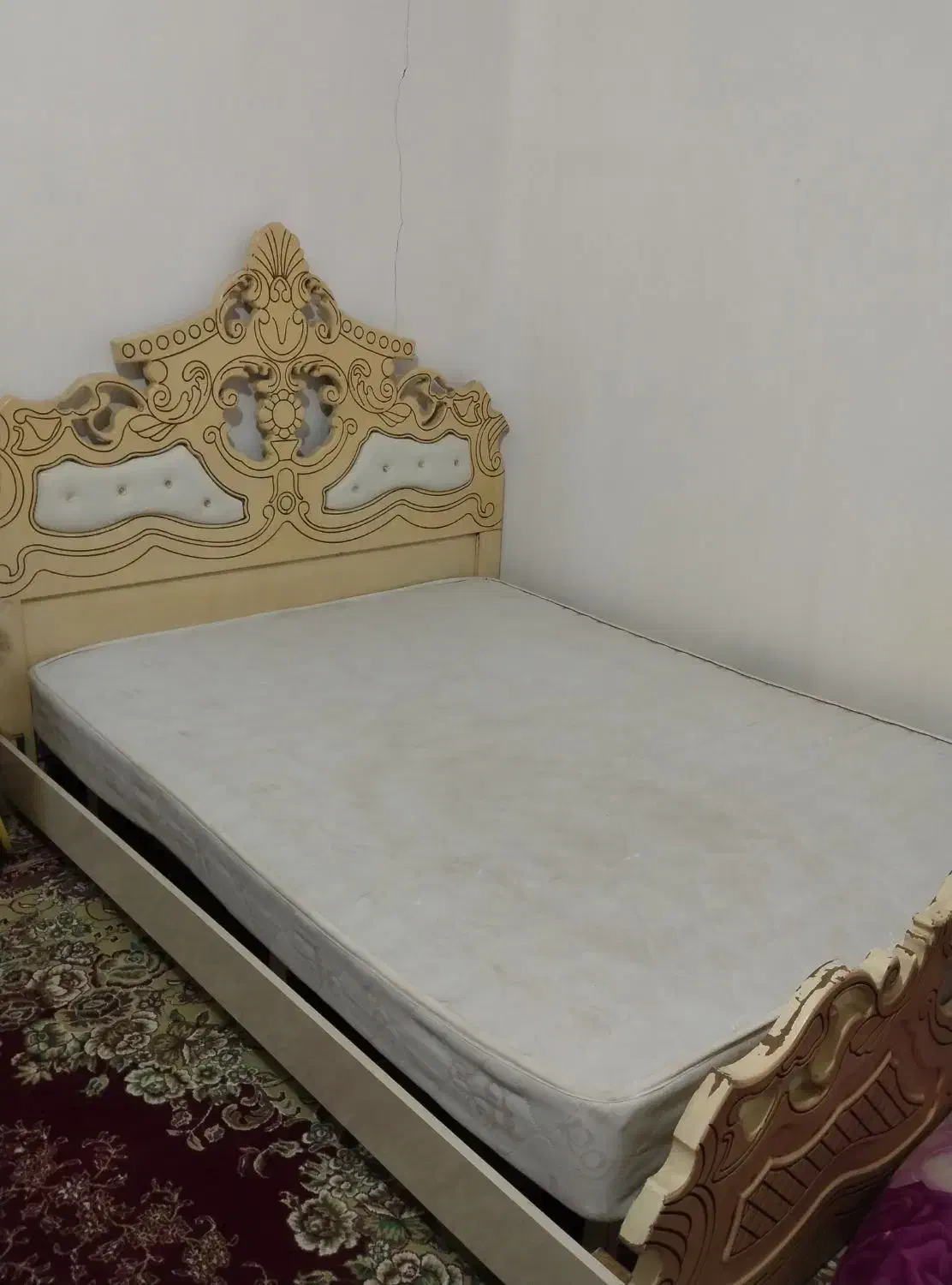 تخت خواب دو نفره سالم|تخت و سرویس خواب|پارس‌آباد, |دیوار