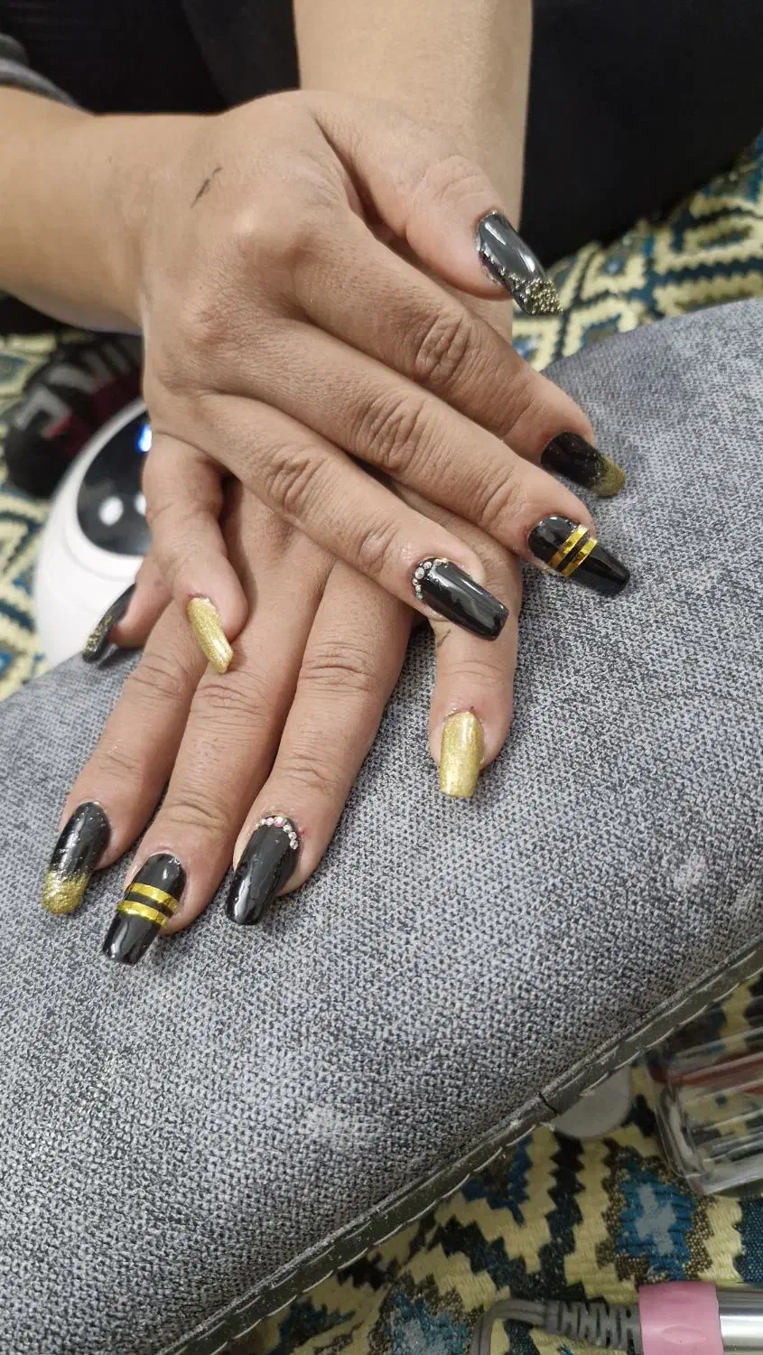 کاشت ناخن با قیمت ویژه یلدایی|خدمات آرایشگری و زیبایی|گرمدره, |دیوار