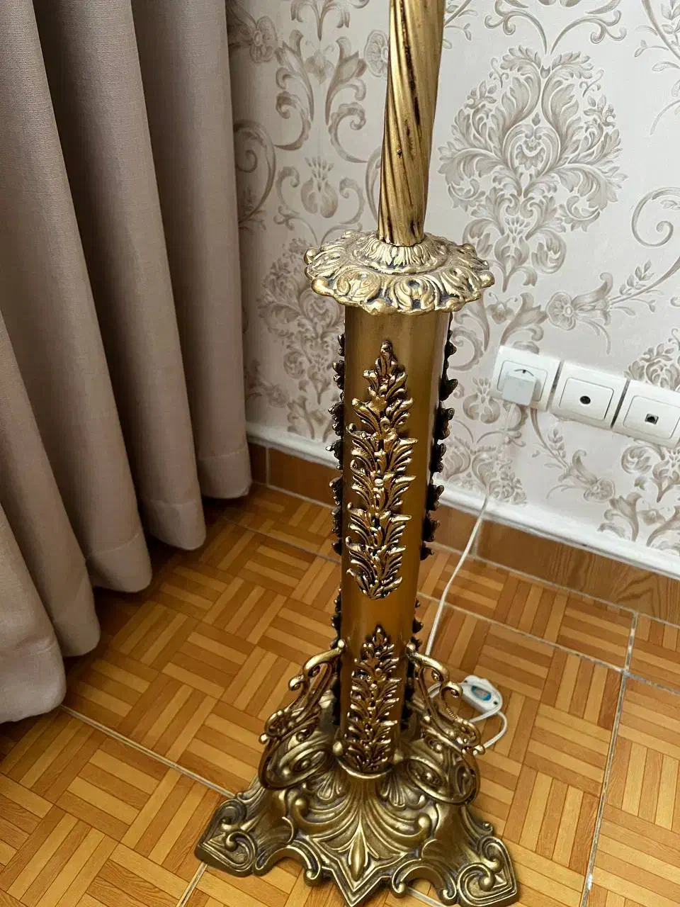 آباژور سلطنتی کاملا نو|چراغ خواب و آباژور|تهران, پاسداران|دیوار